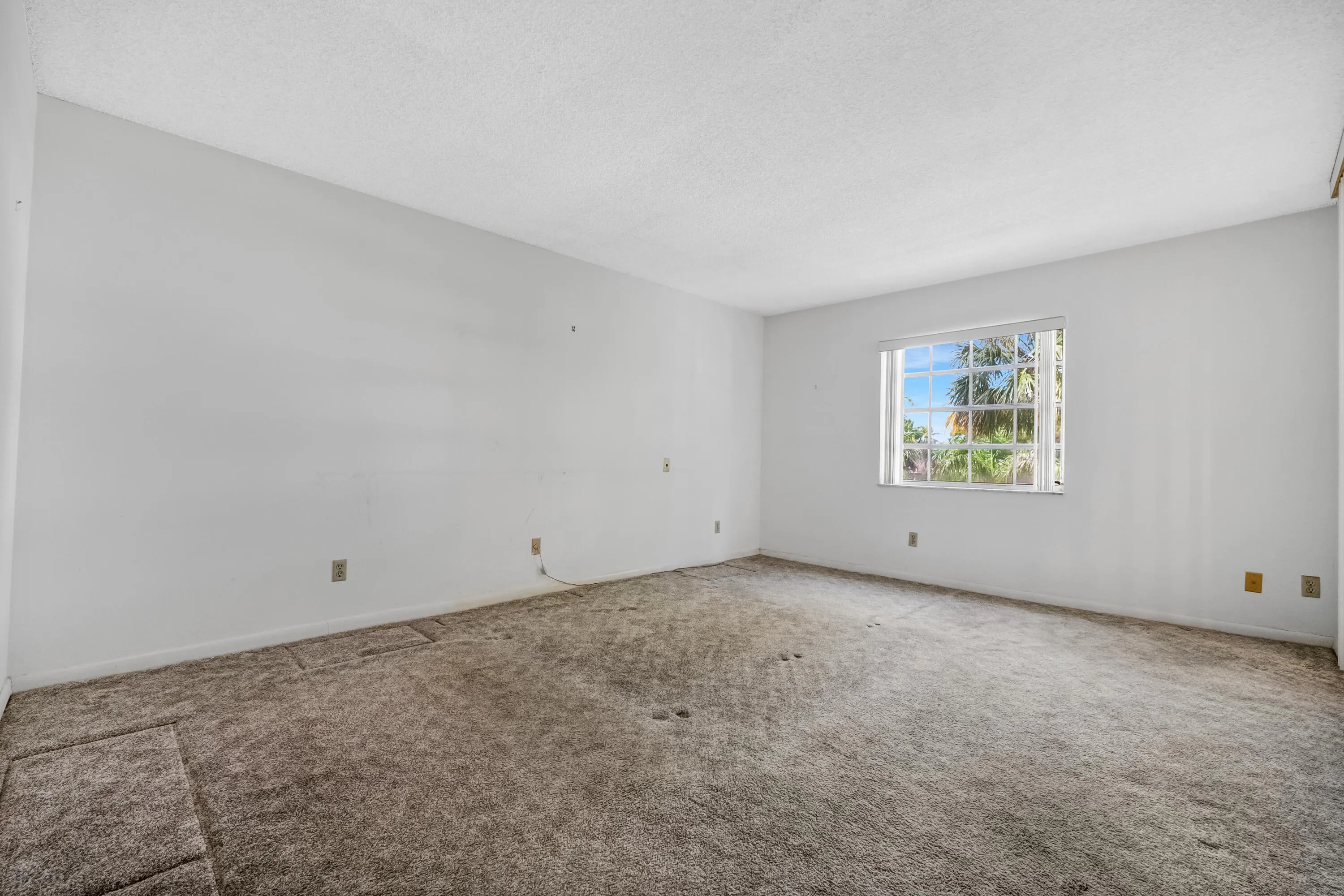 7370 Orangewood Lane ##208