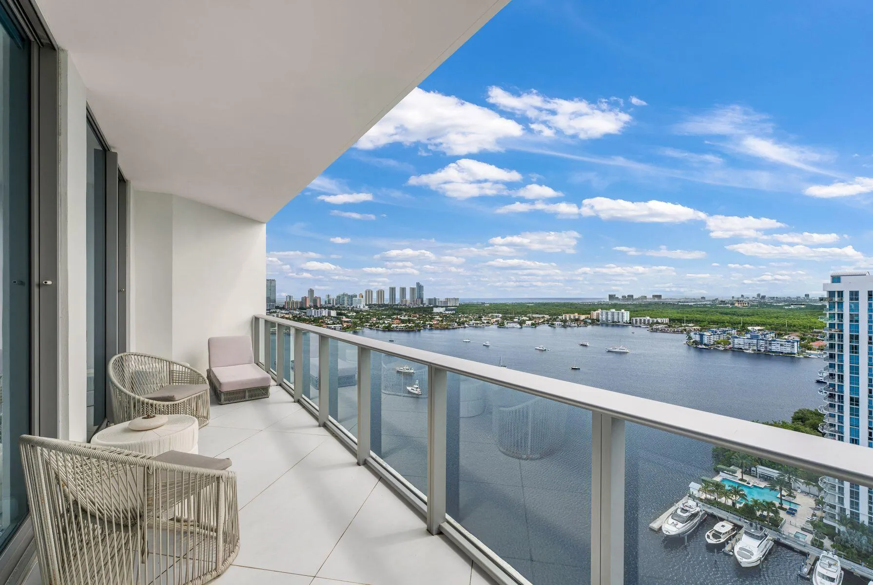 17301 BISCAYNE Boulevard #PH-7