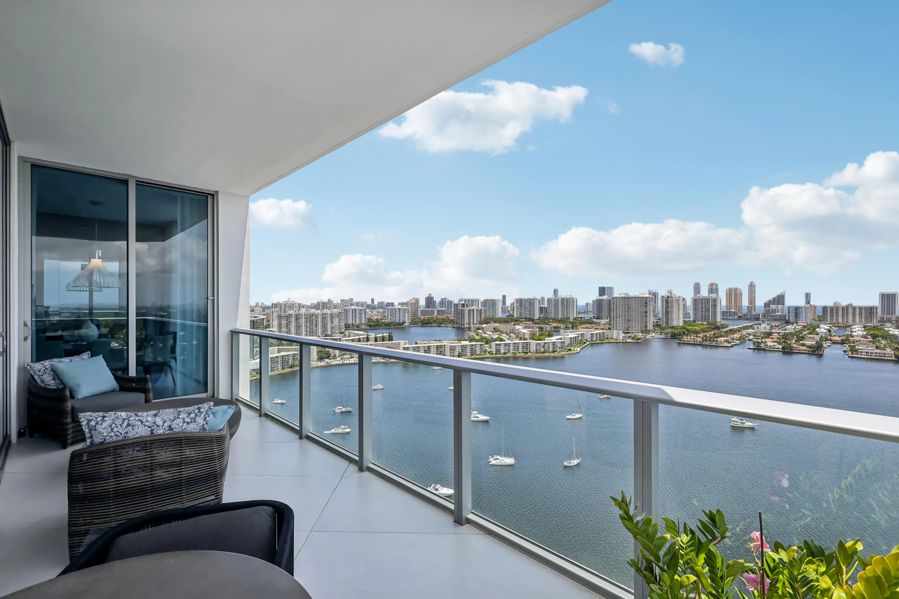 17301 BISCAYNE Boulevard #PH-7