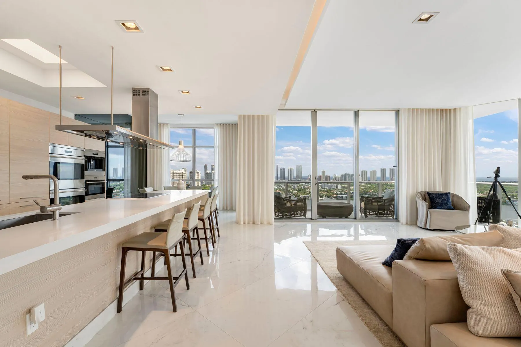 17301 BISCAYNE Boulevard #PH-7