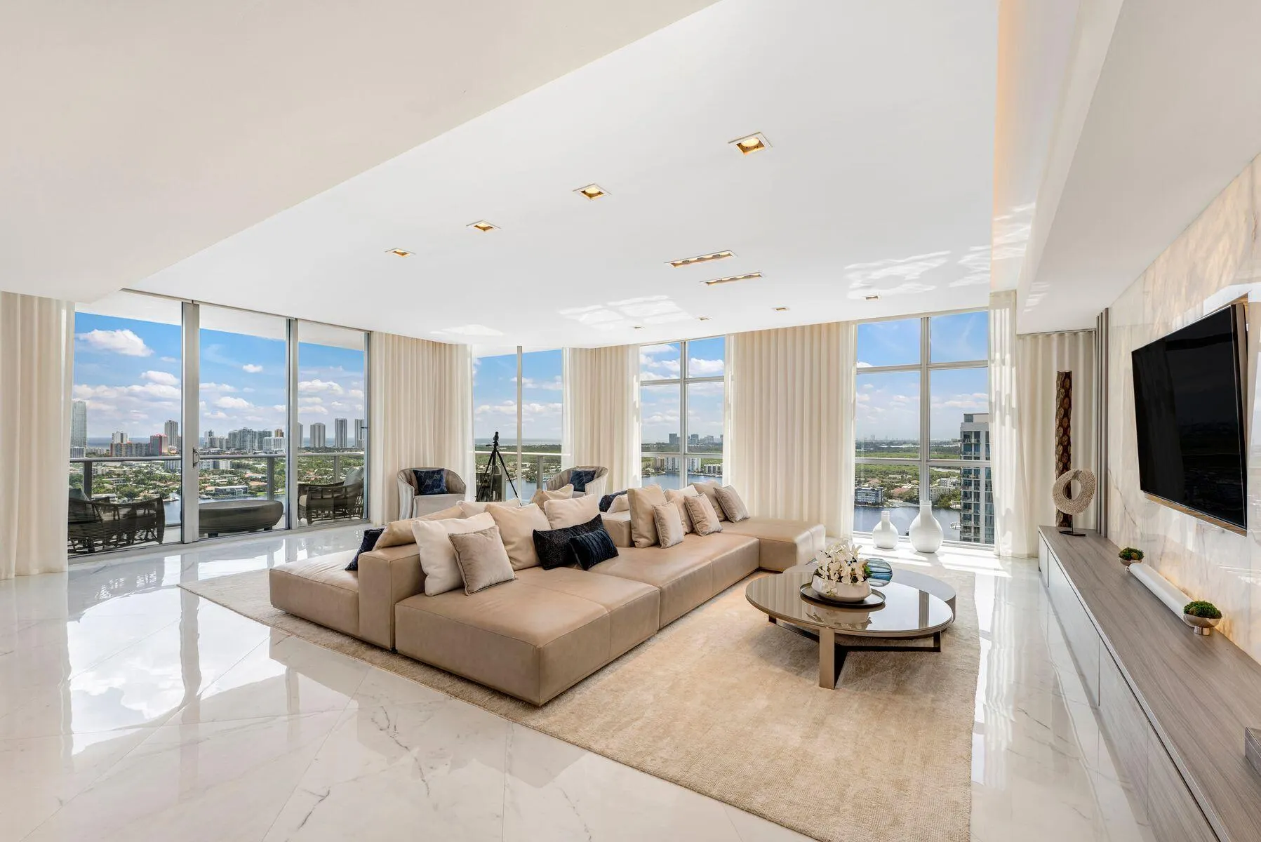 17301 BISCAYNE Boulevard #PH-7