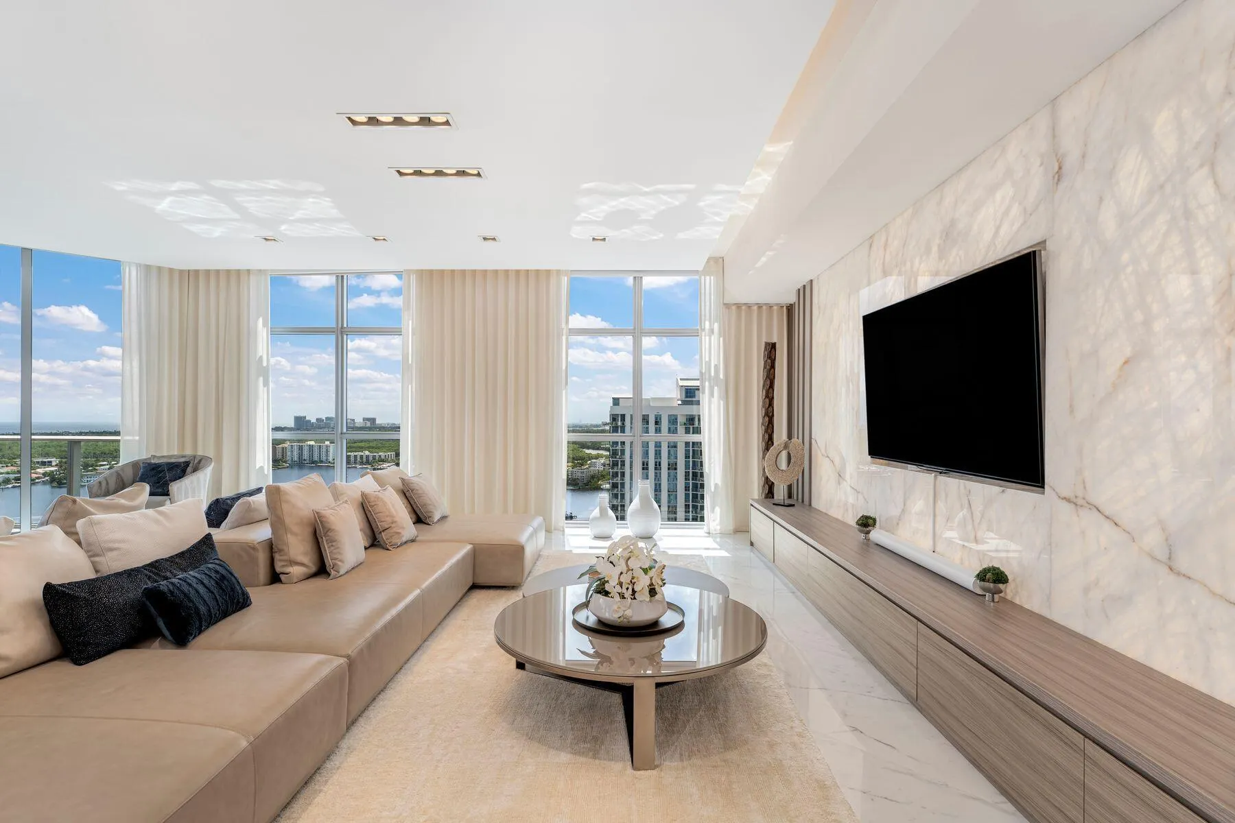 17301 BISCAYNE Boulevard #PH-7
