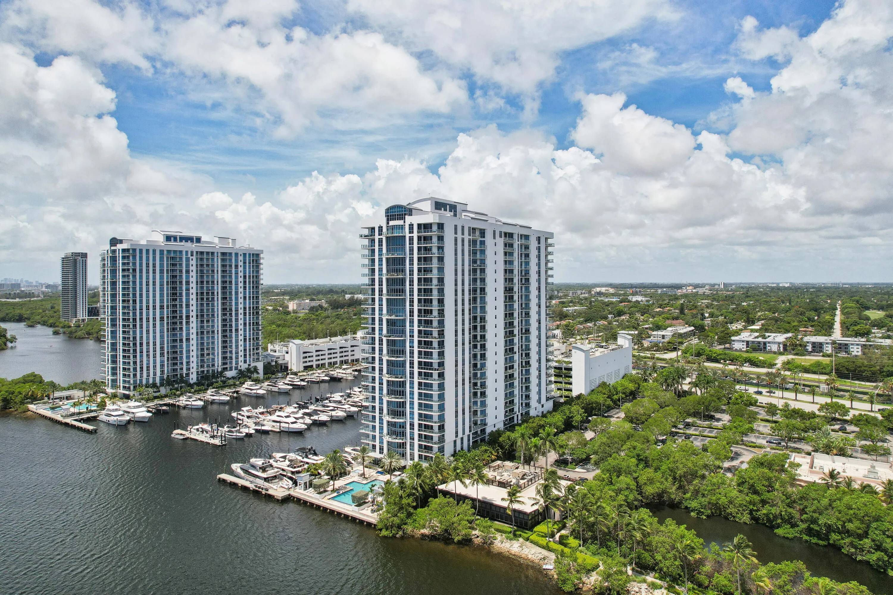 17301 BISCAYNE Boulevard #PH-7