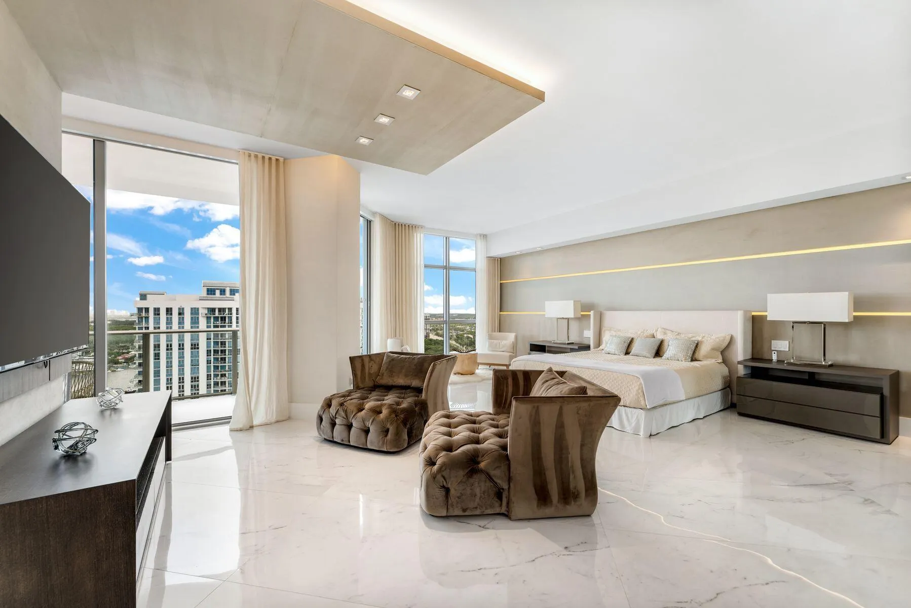 17301 BISCAYNE Boulevard #PH-7
