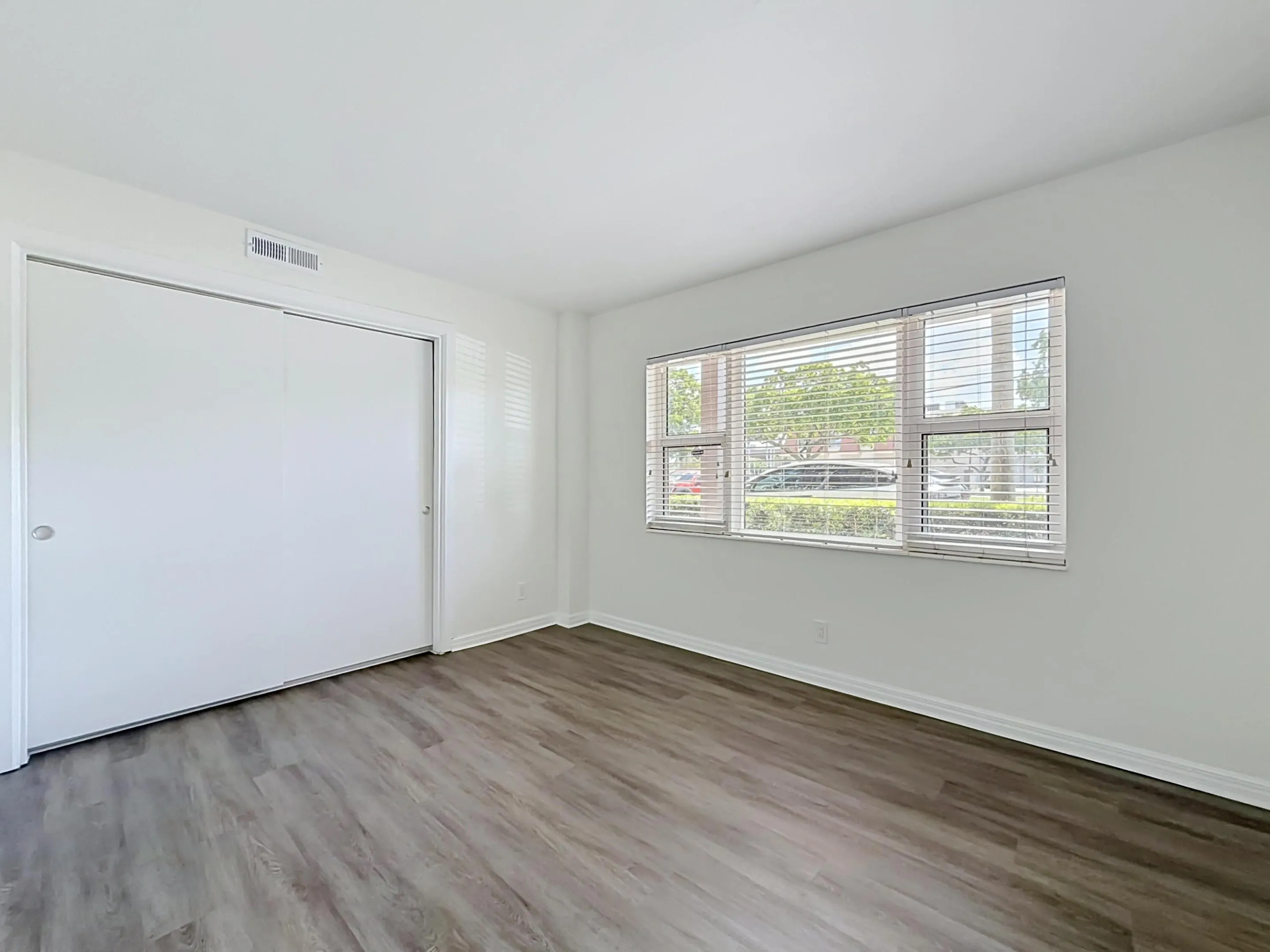 3121 NE 51st Street NE #102E