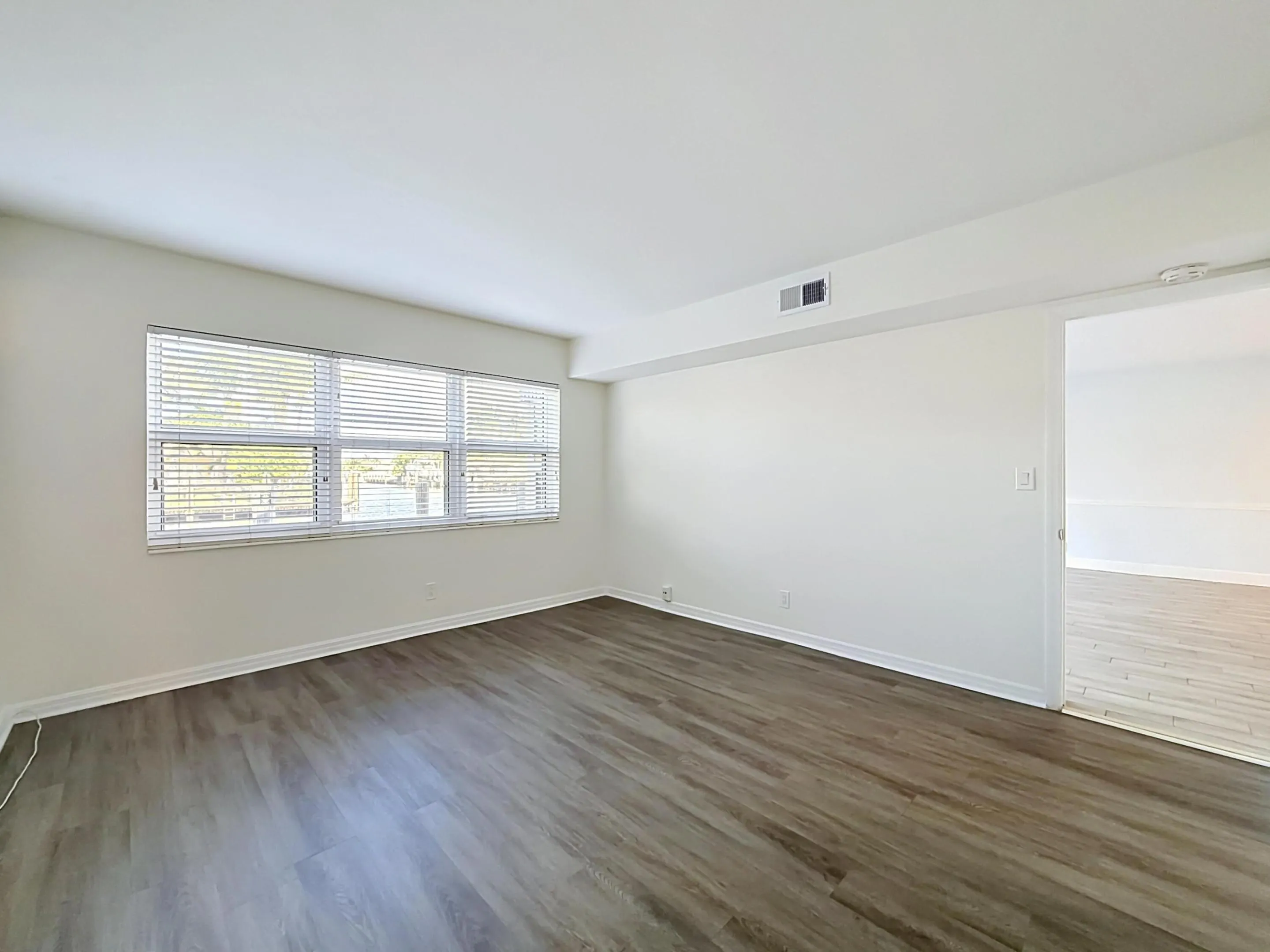 3121 NE 51st Street NE #102E
