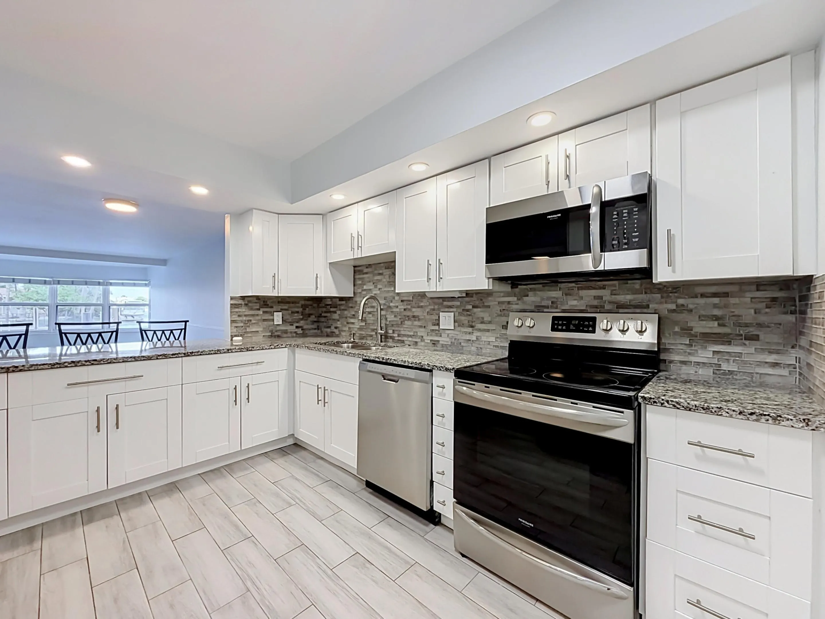 3121 NE 51st Street NE #102E