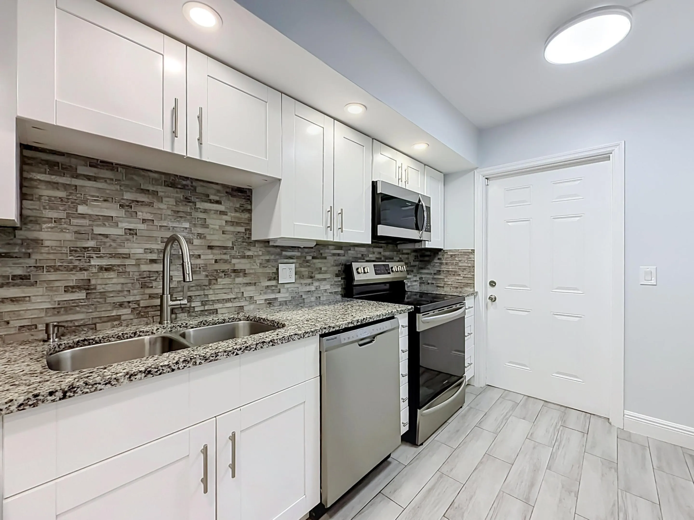 3121 NE 51st Street NE #102E