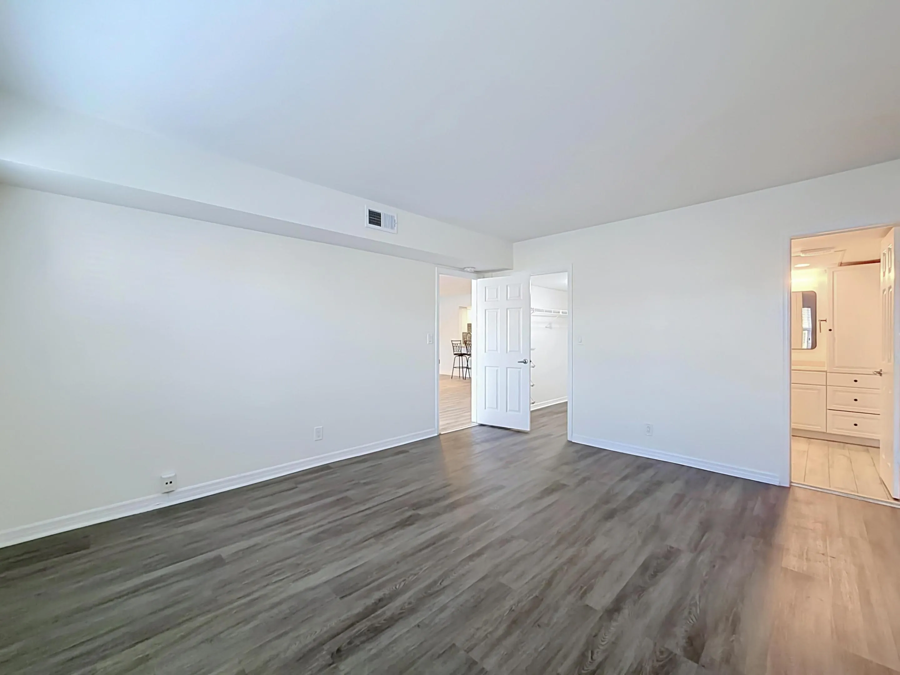 3121 NE 51st Street NE #102E