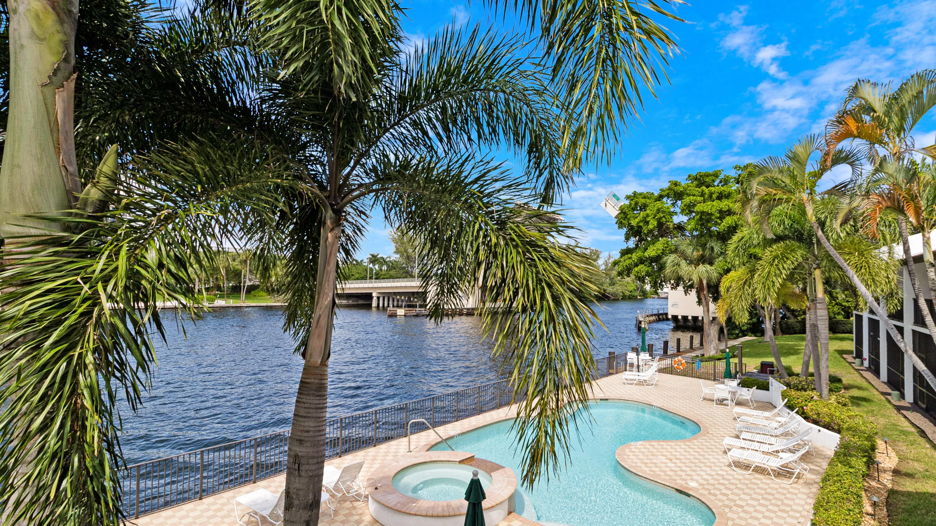 1301 N RIVERSIDE Drive #7