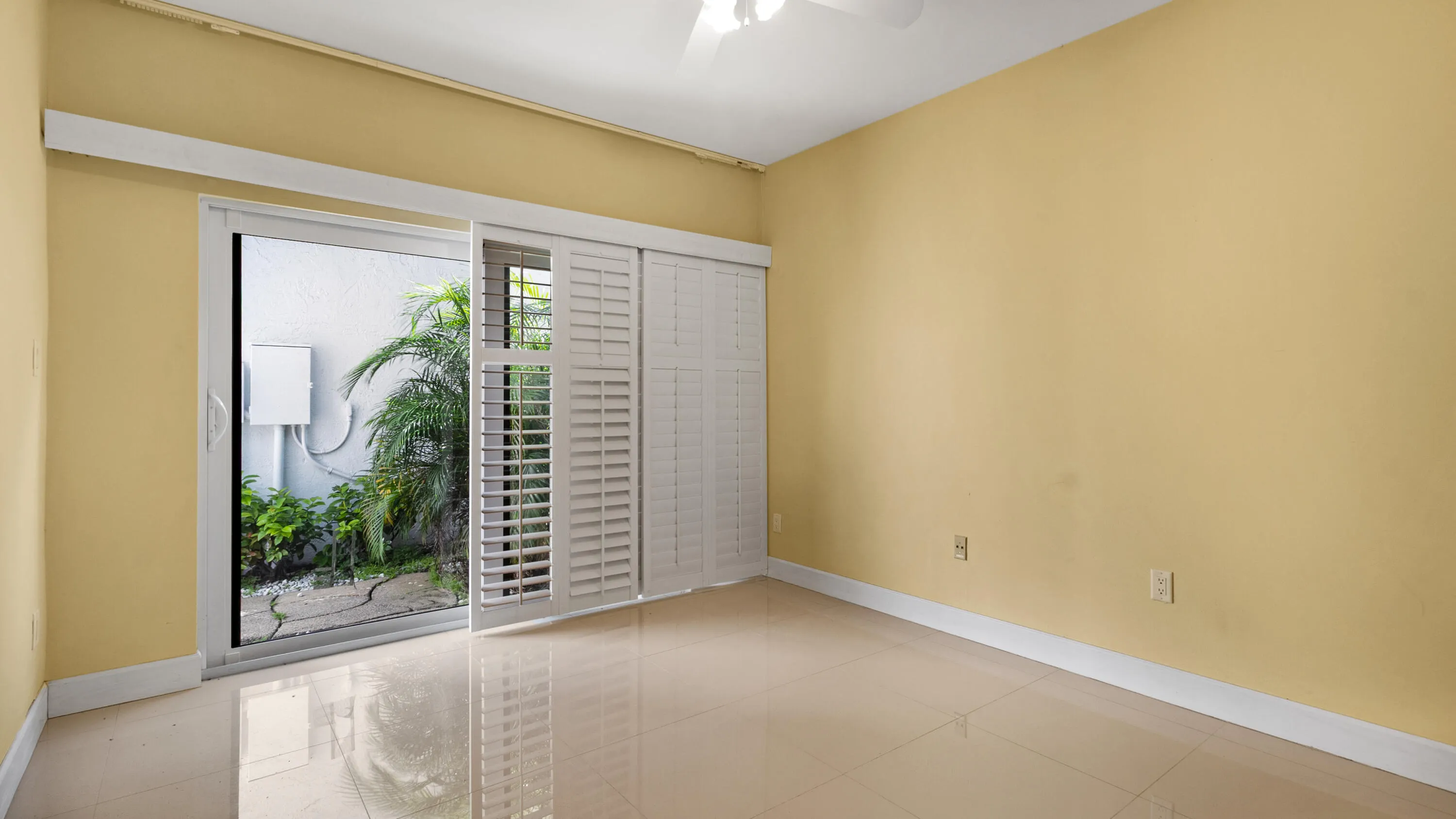 1301 N RIVERSIDE Drive #7