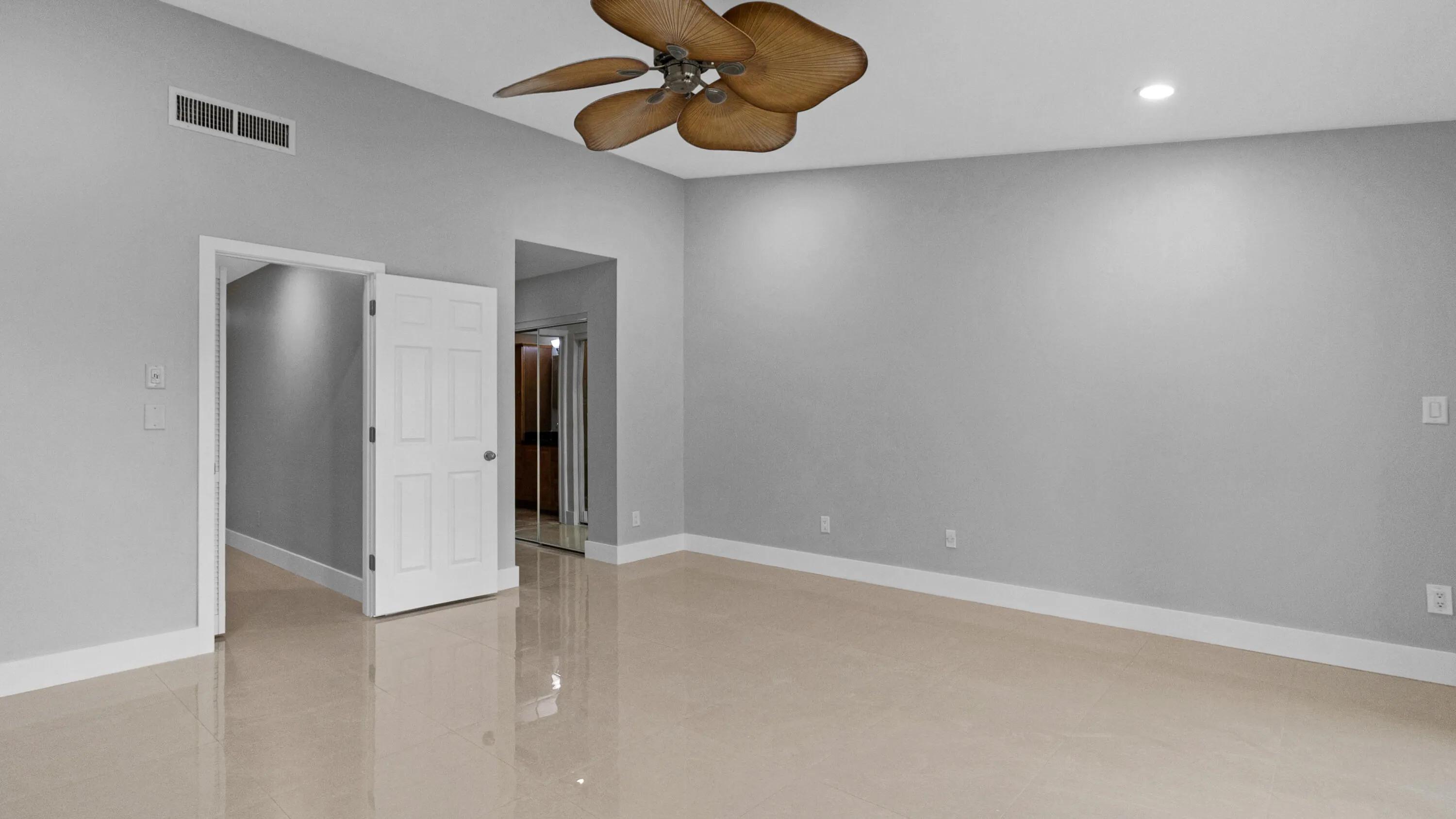 1301 N RIVERSIDE Drive #7