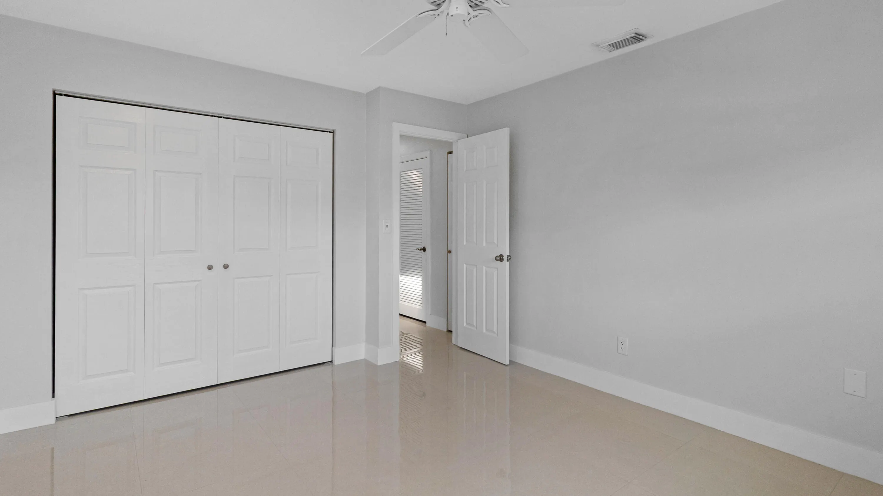1301 N RIVERSIDE Drive #7