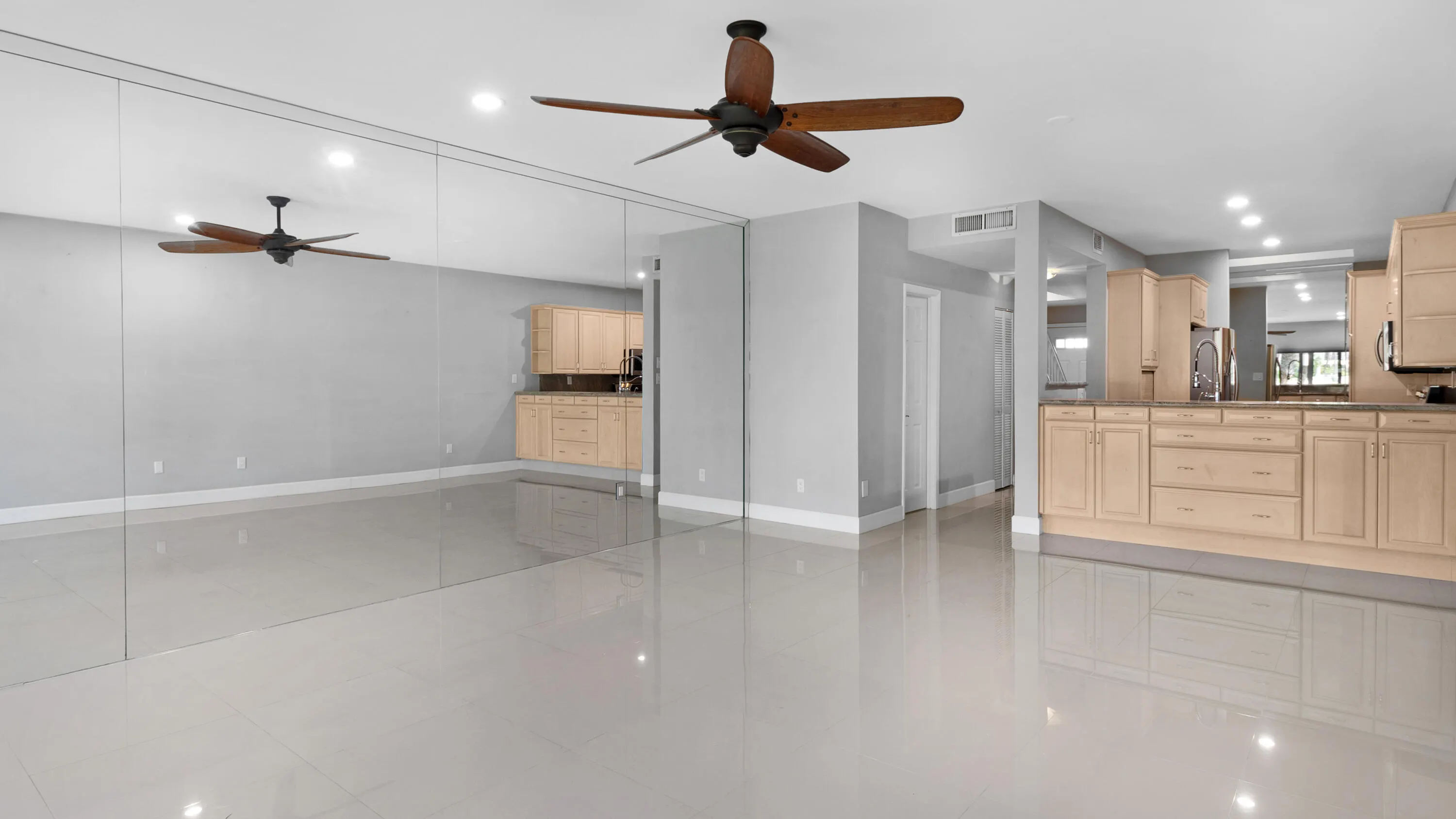 1301 N RIVERSIDE Drive #7