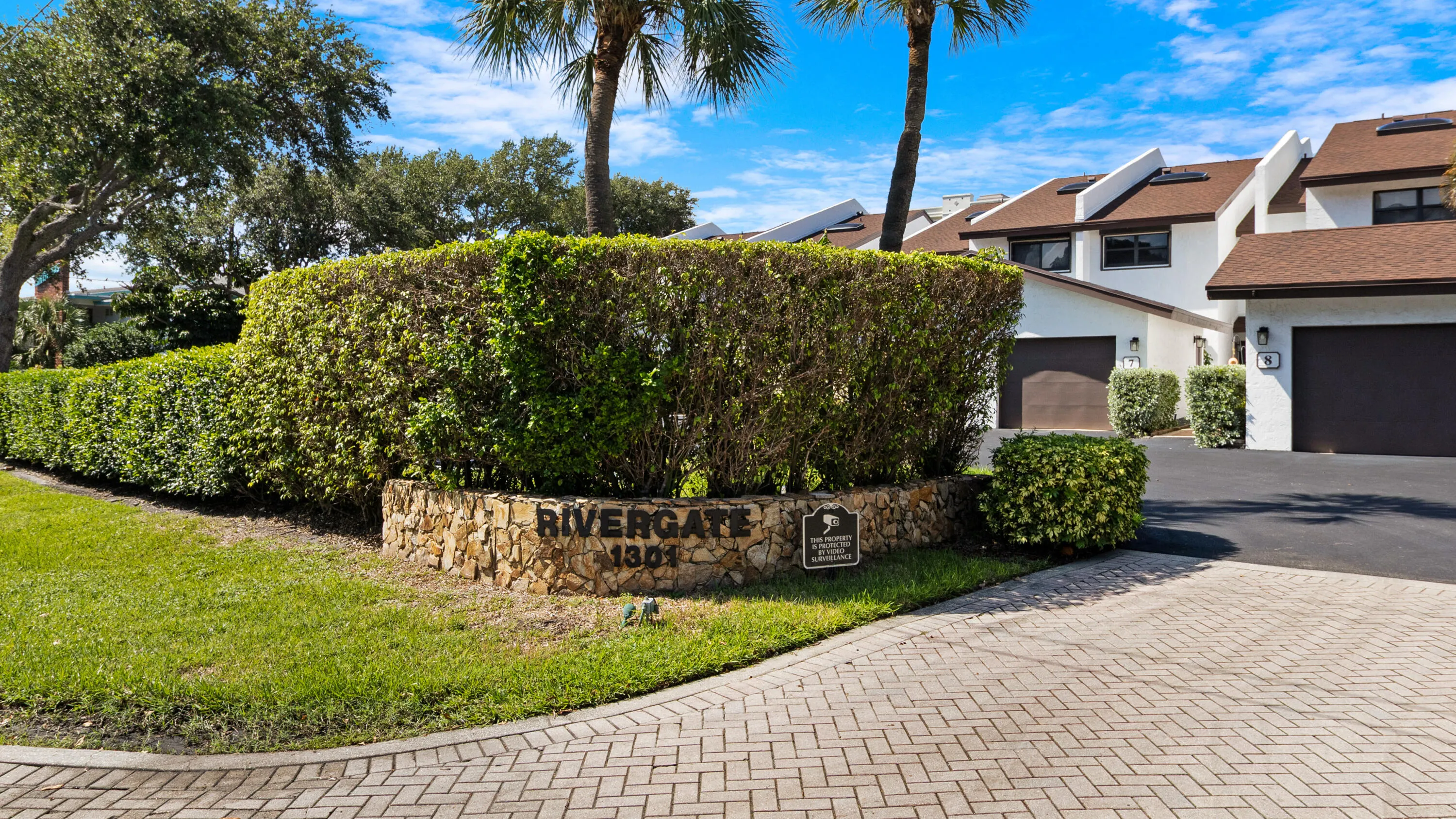 1301 N RIVERSIDE Drive #7