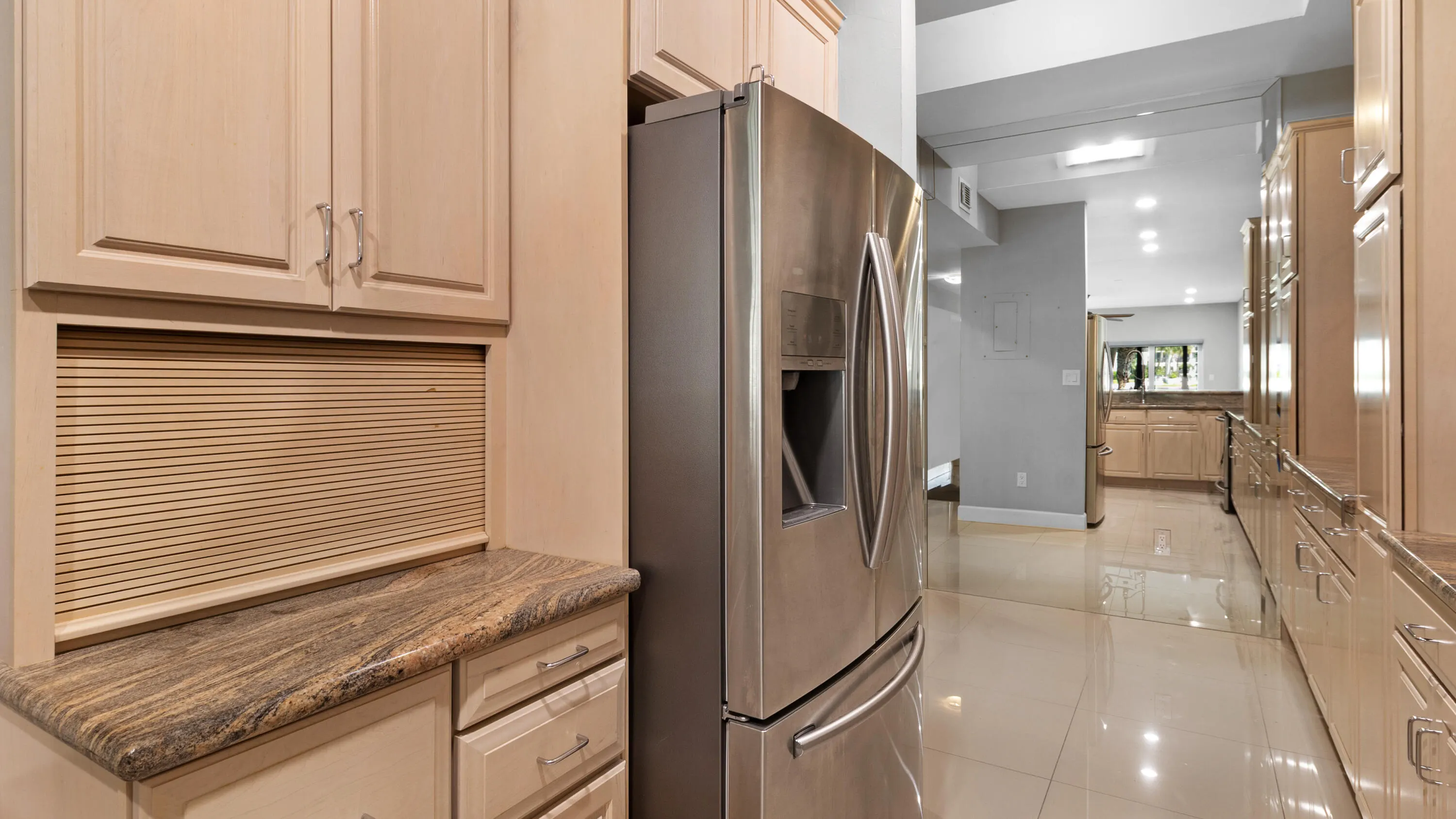 1301 N RIVERSIDE Drive #7