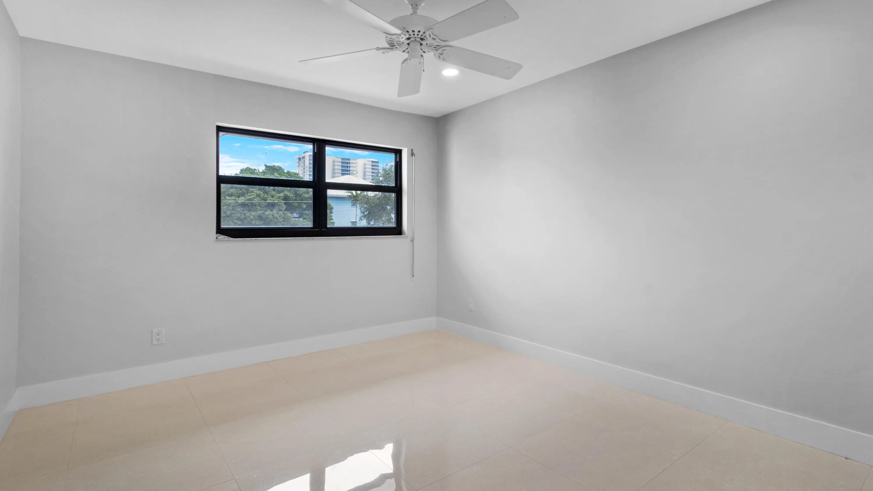 1301 N RIVERSIDE Drive #7