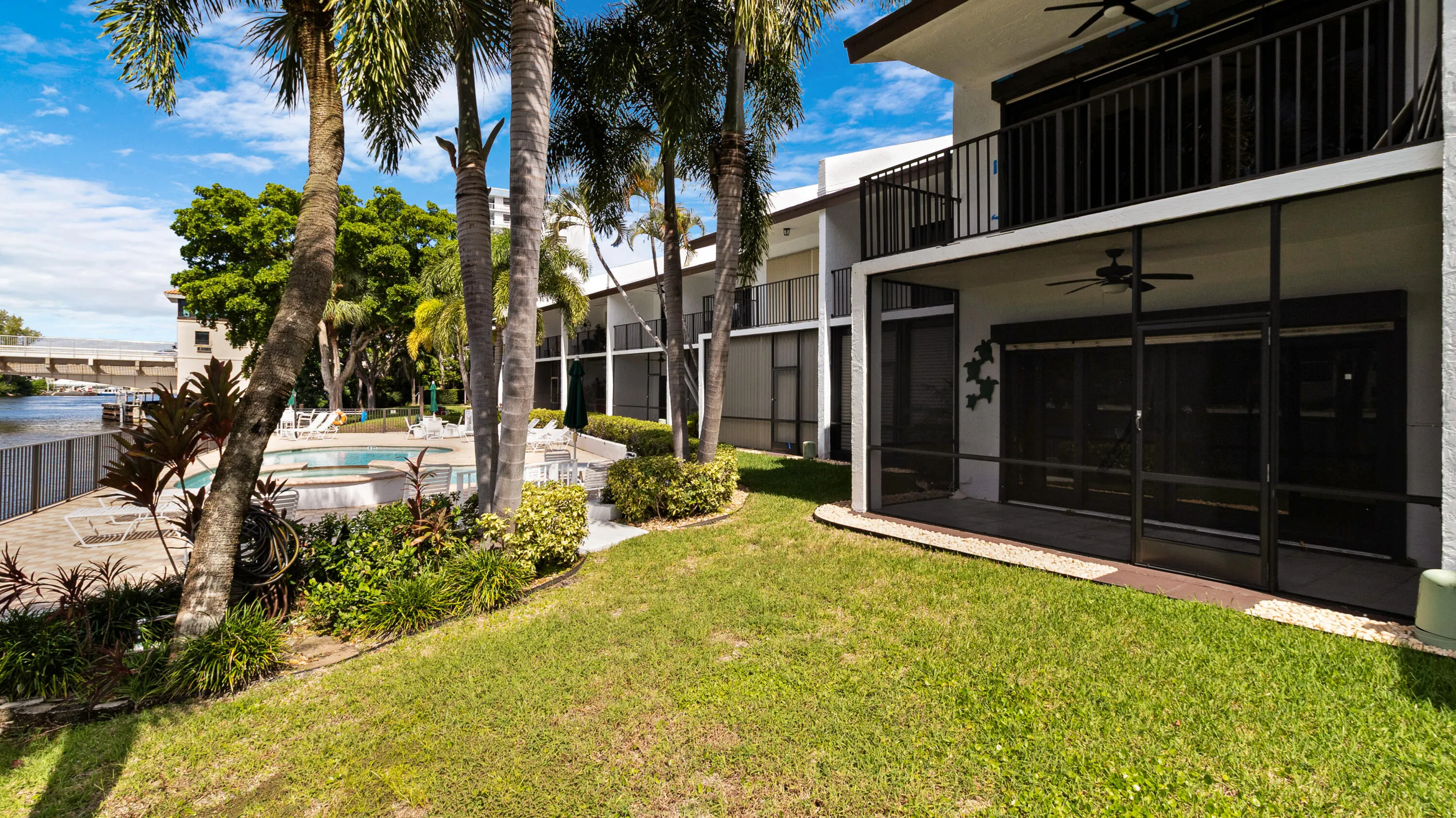 1301 N RIVERSIDE Drive #7