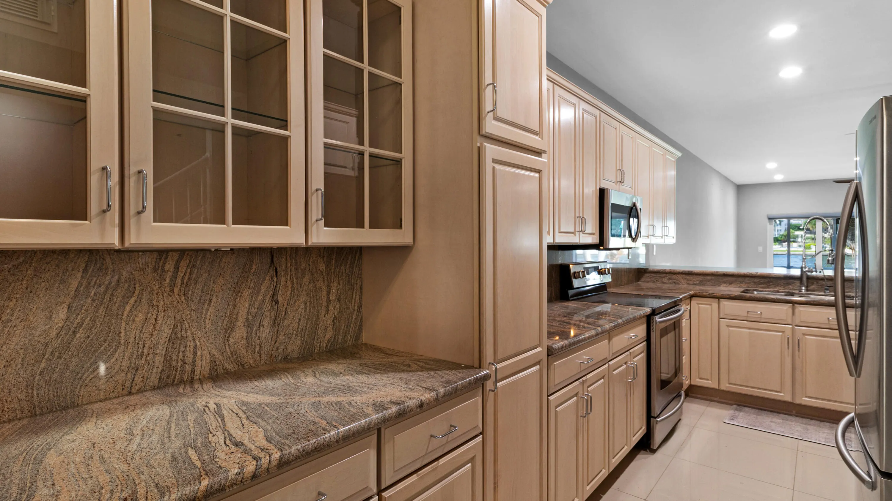 1301 N RIVERSIDE Drive #7