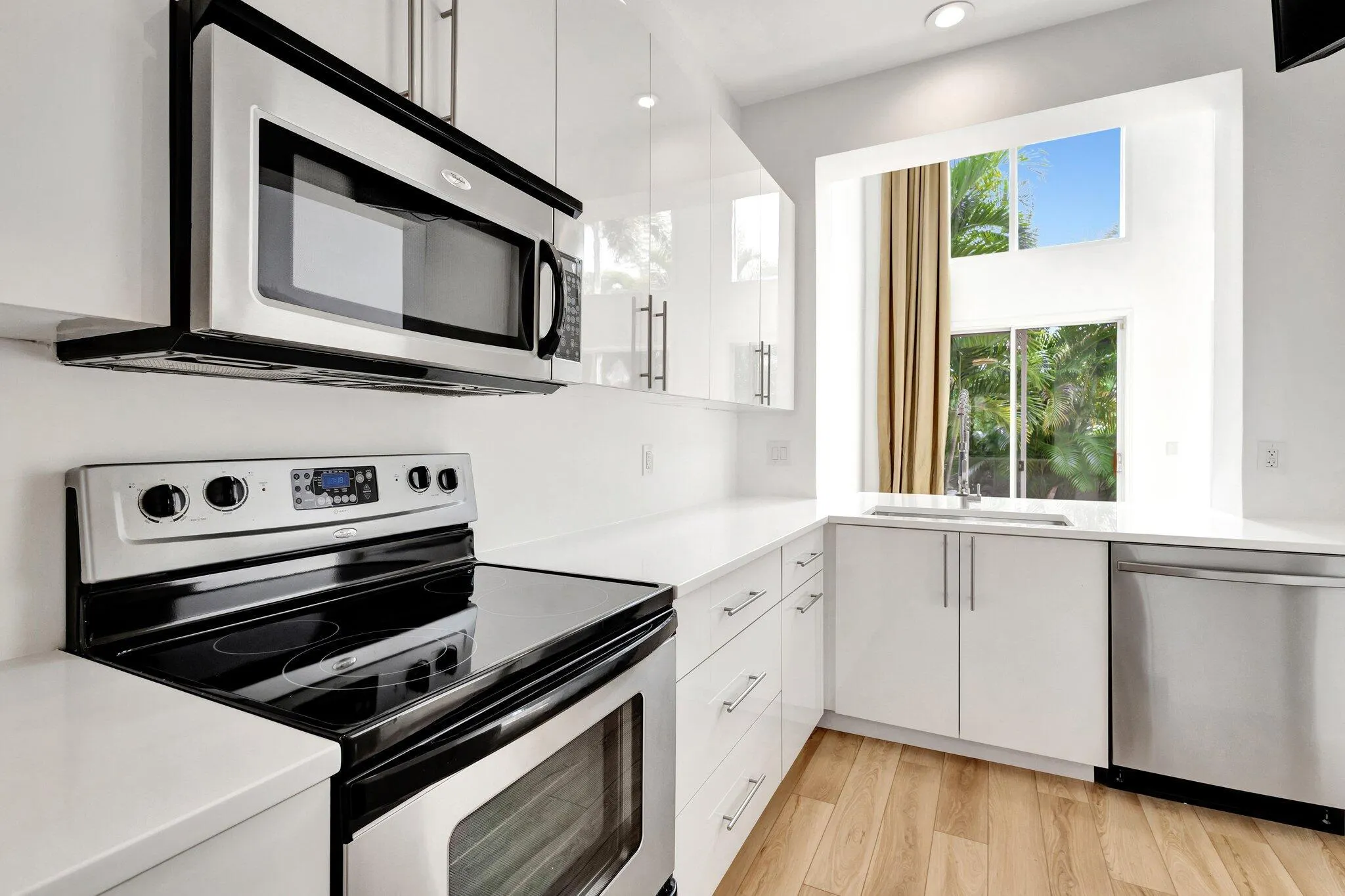 2526 NW 52ND Street
