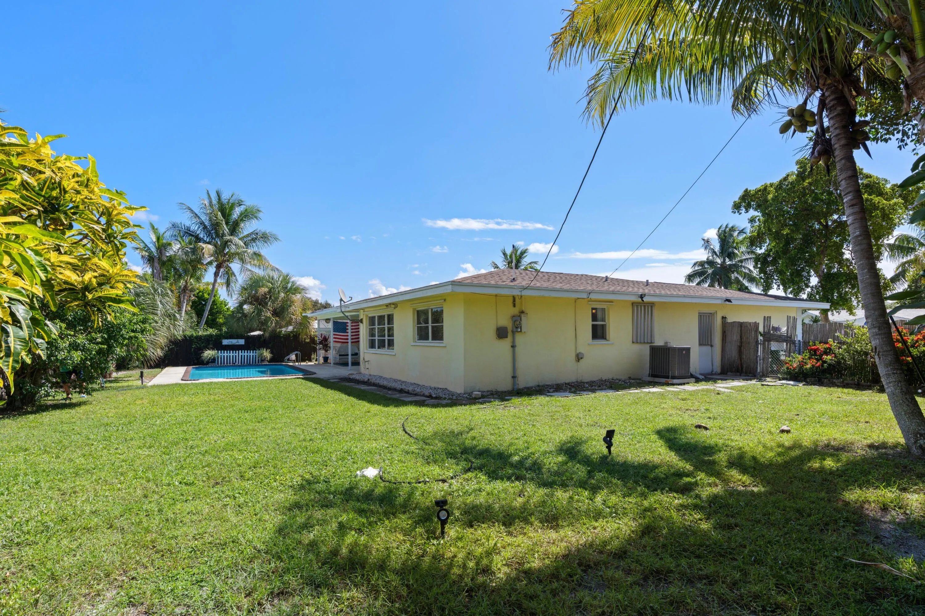 2867 SE 1st Court
