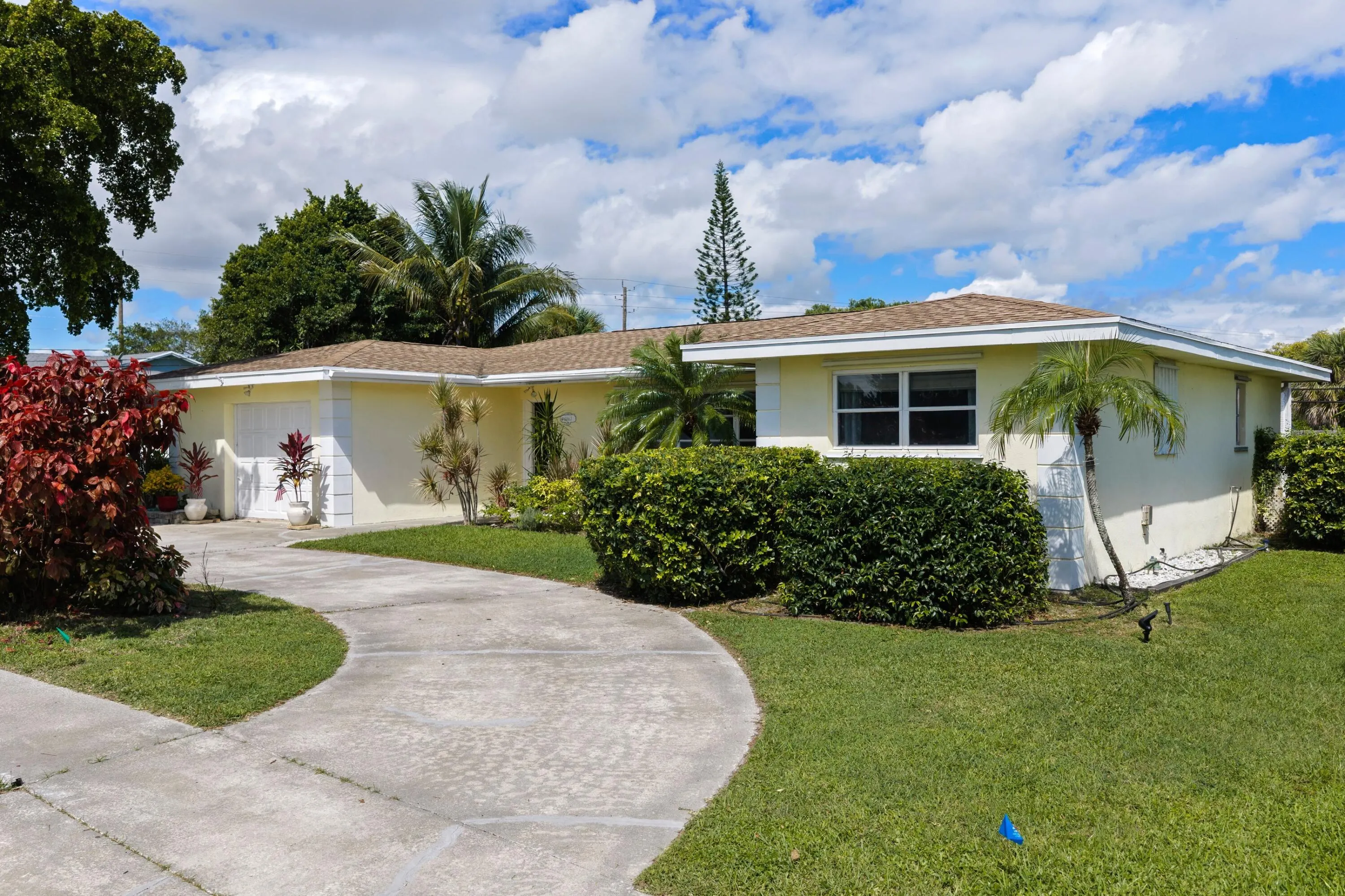 2867 SE 1st Court