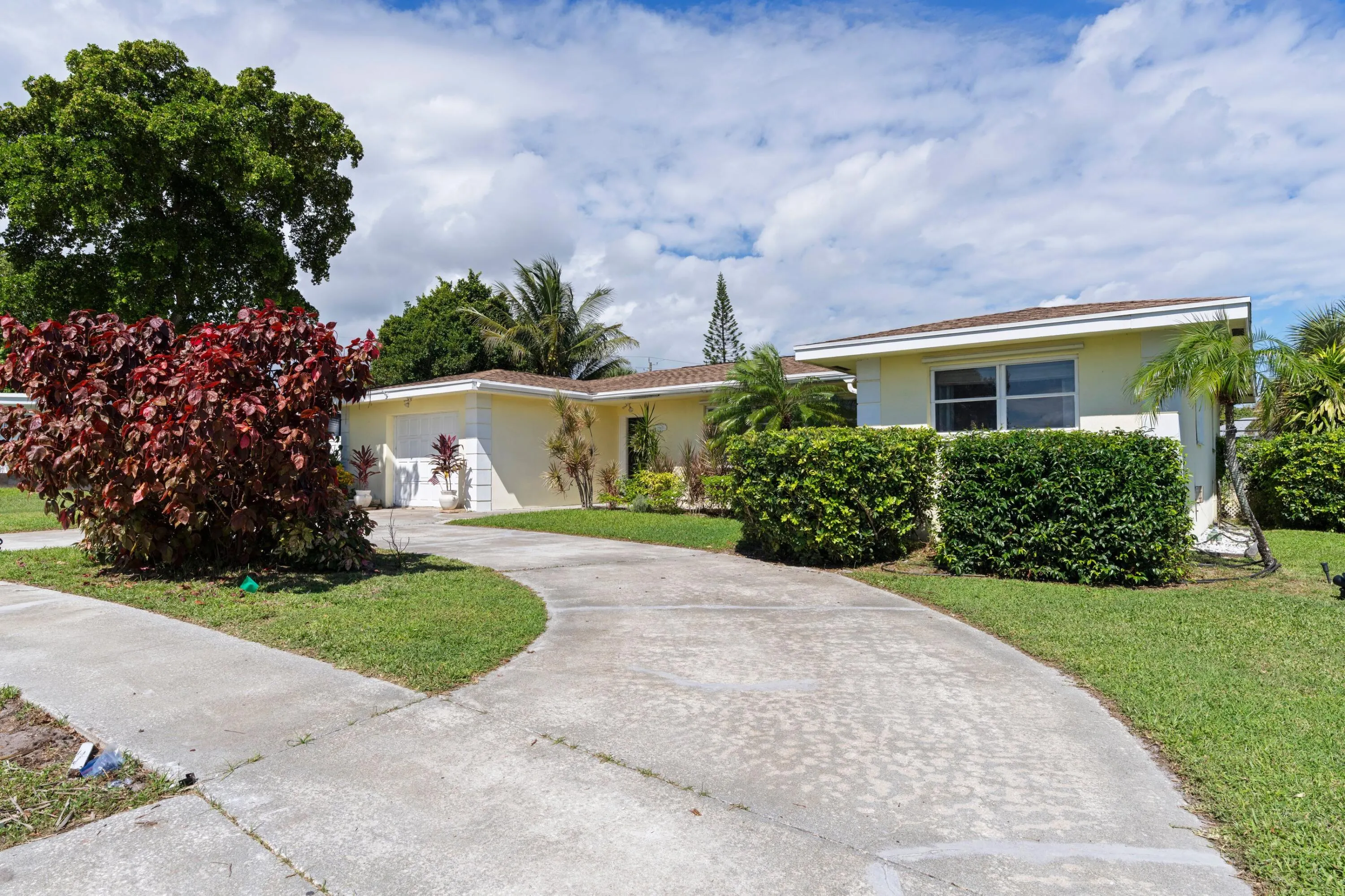 2867 SE 1st Court