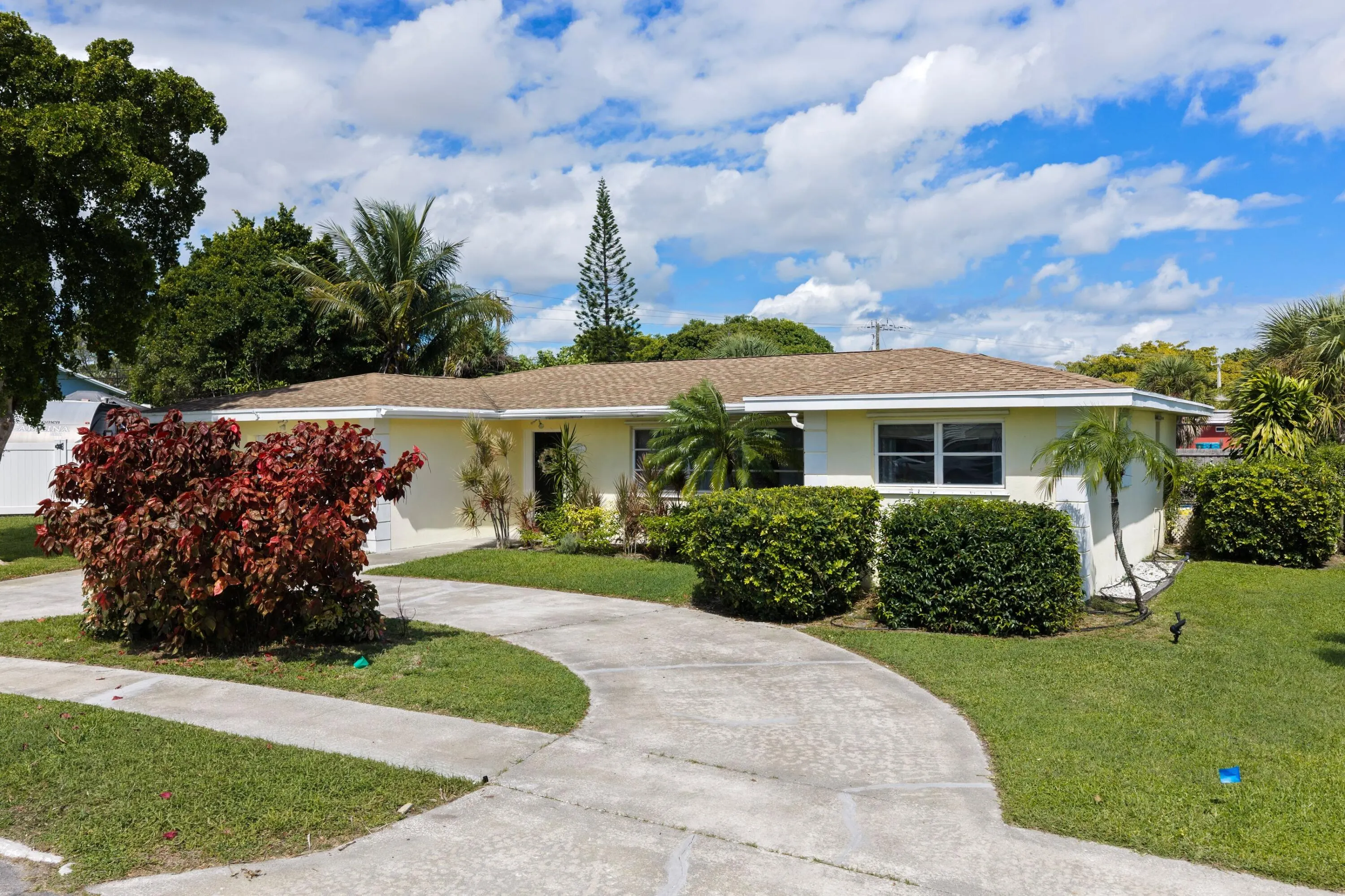 2867 SE 1st Court