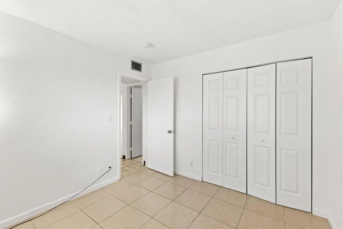 2106 S CYPRESS BEND Drive #506