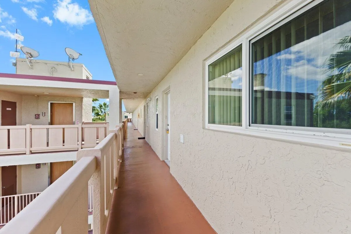 2106 S CYPRESS BEND Drive #506