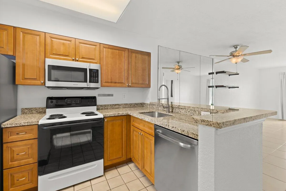 2106 S CYPRESS BEND Drive #506