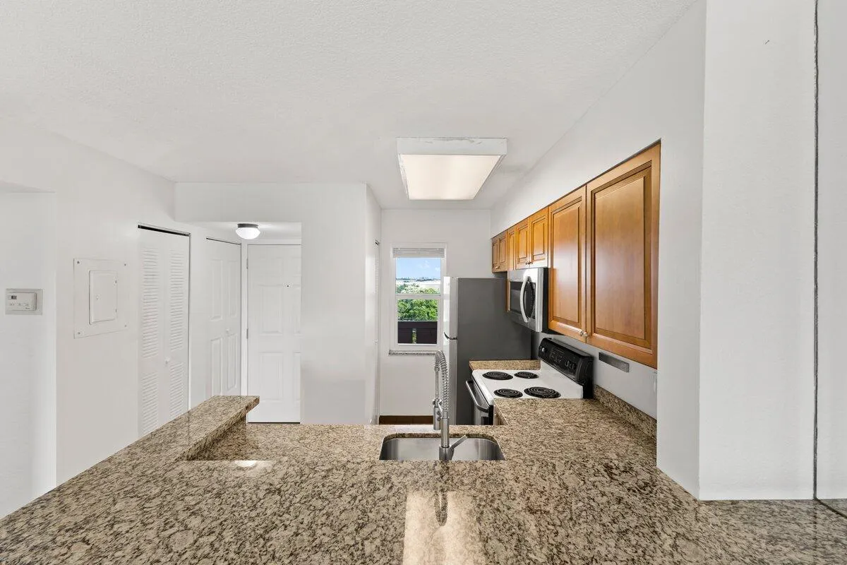 2106 S CYPRESS BEND Drive #506