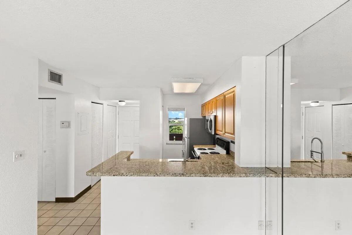2106 S CYPRESS BEND Drive #506