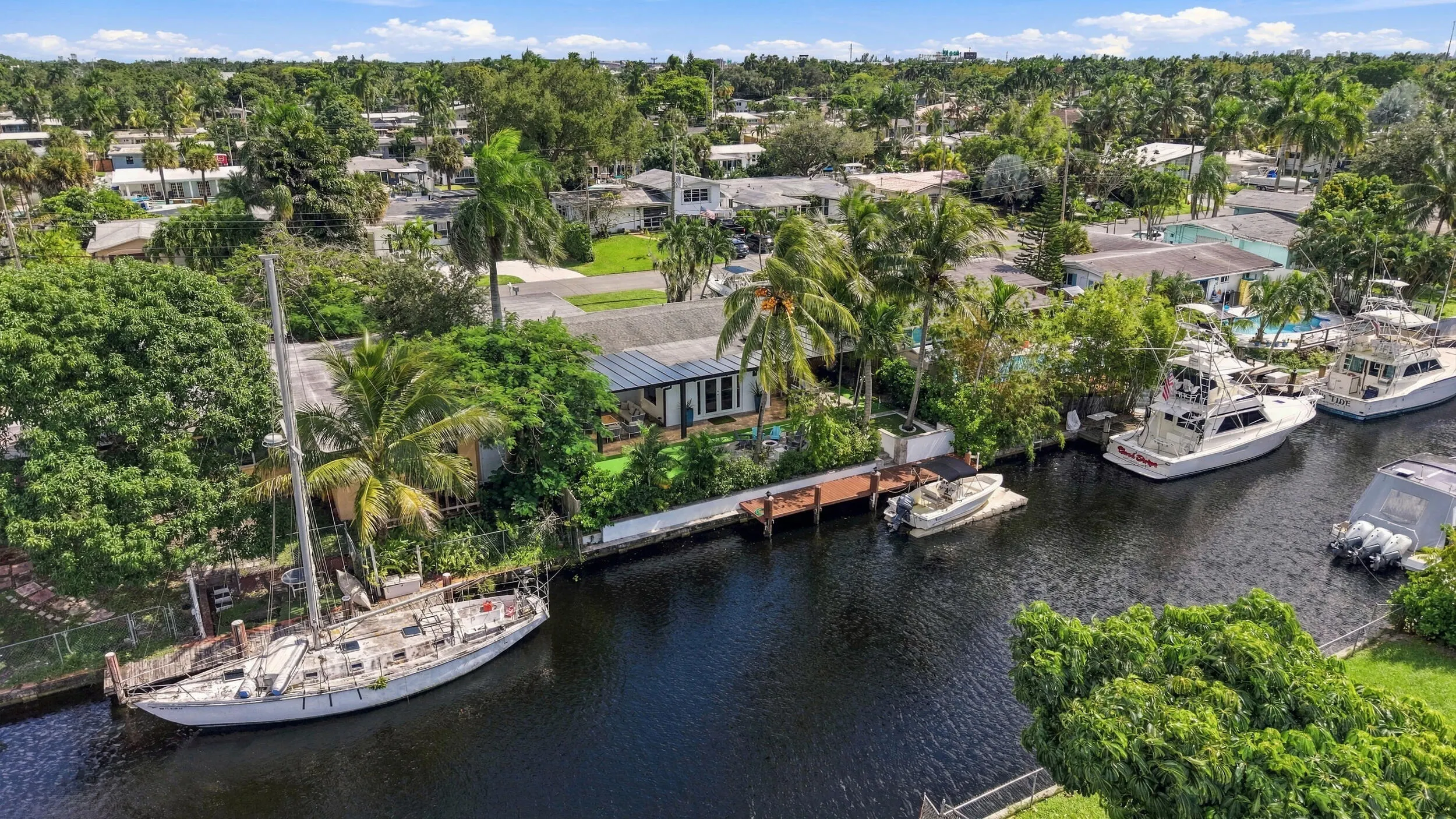 2449 KEY LARGO Lane