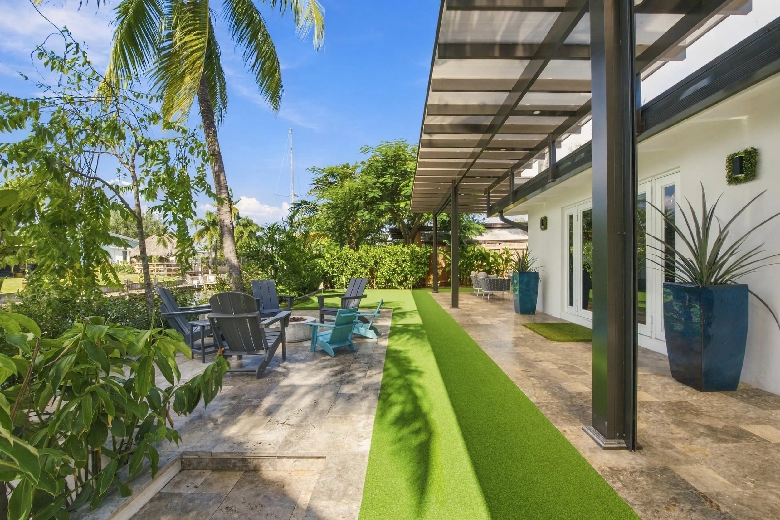 2449 KEY LARGO Lane