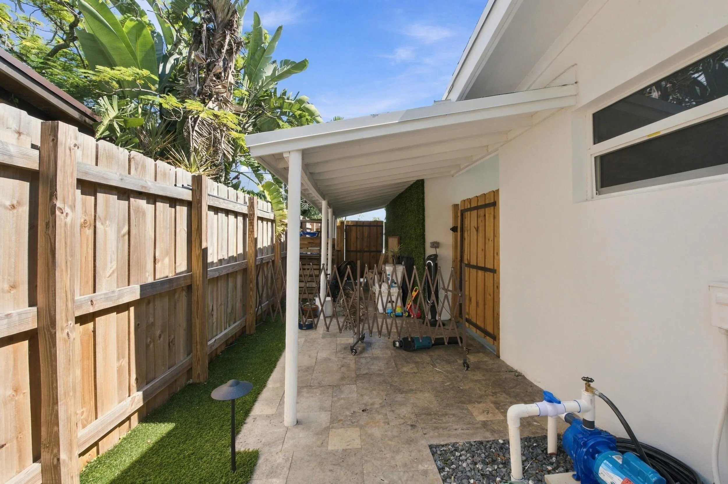 2449 KEY LARGO Lane