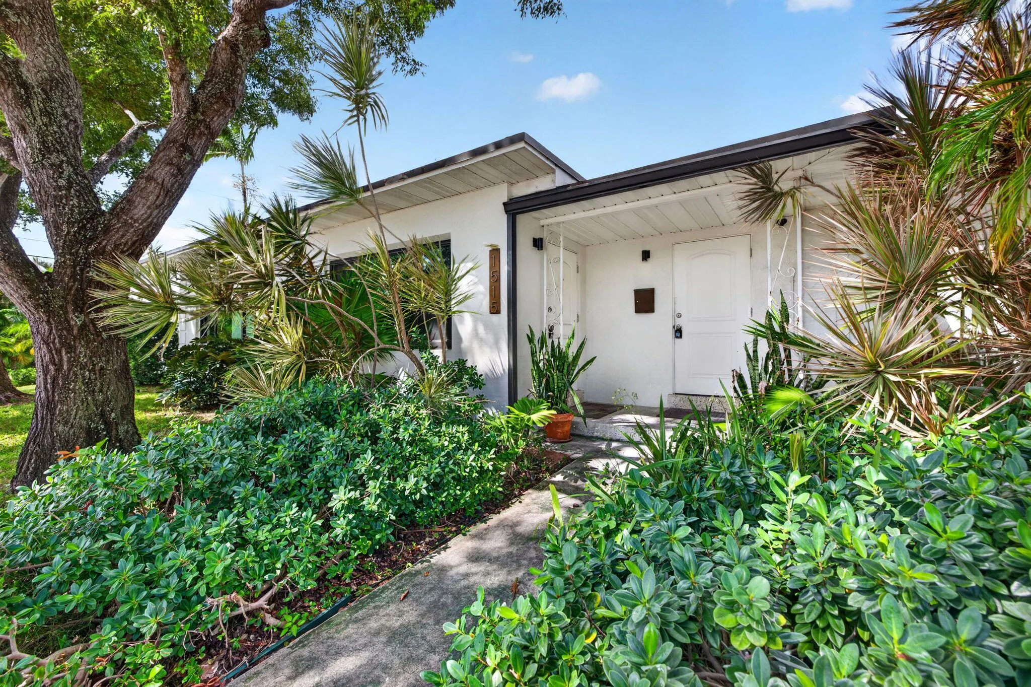1515 NE 16TH Street