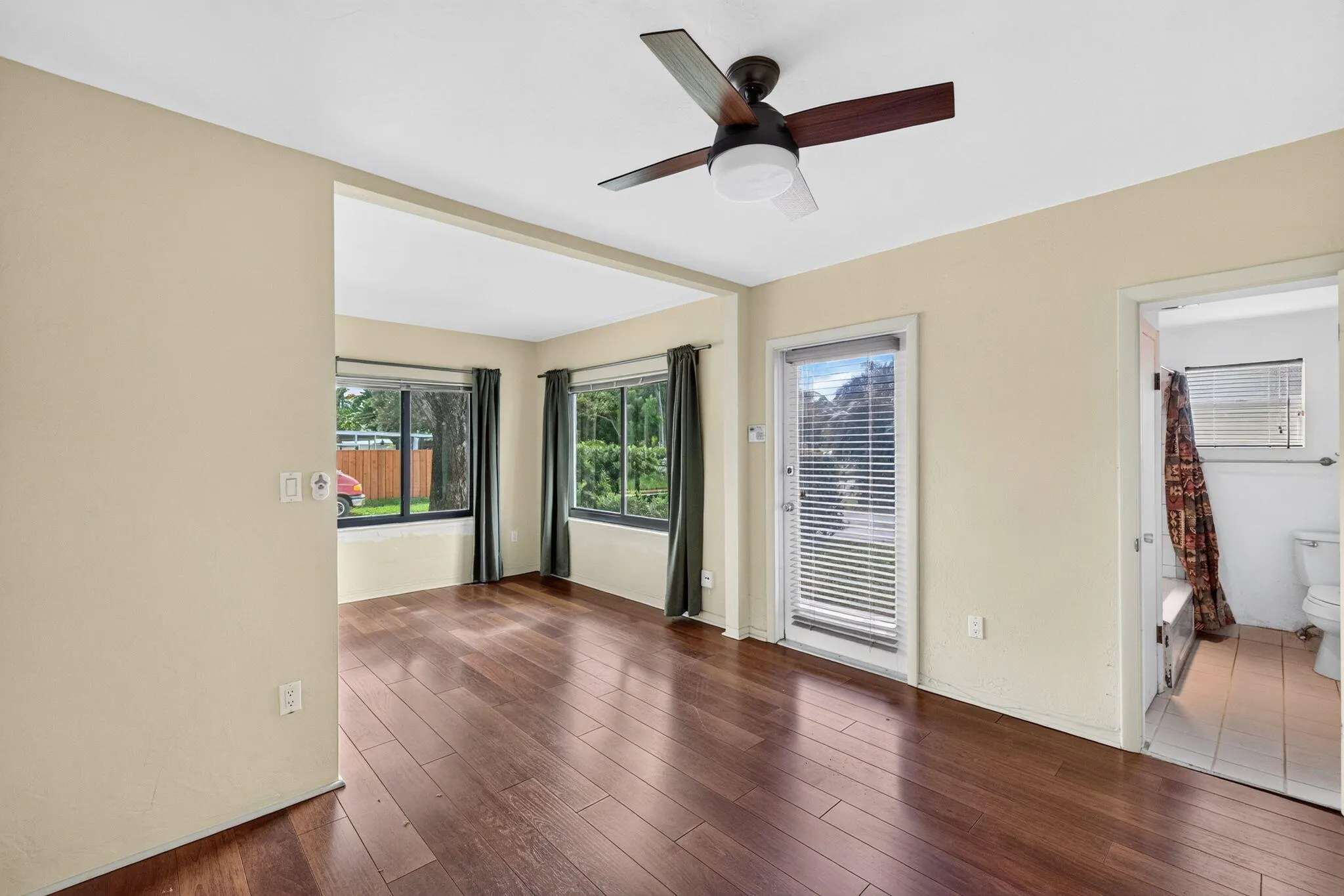 1515 NE 16TH Street