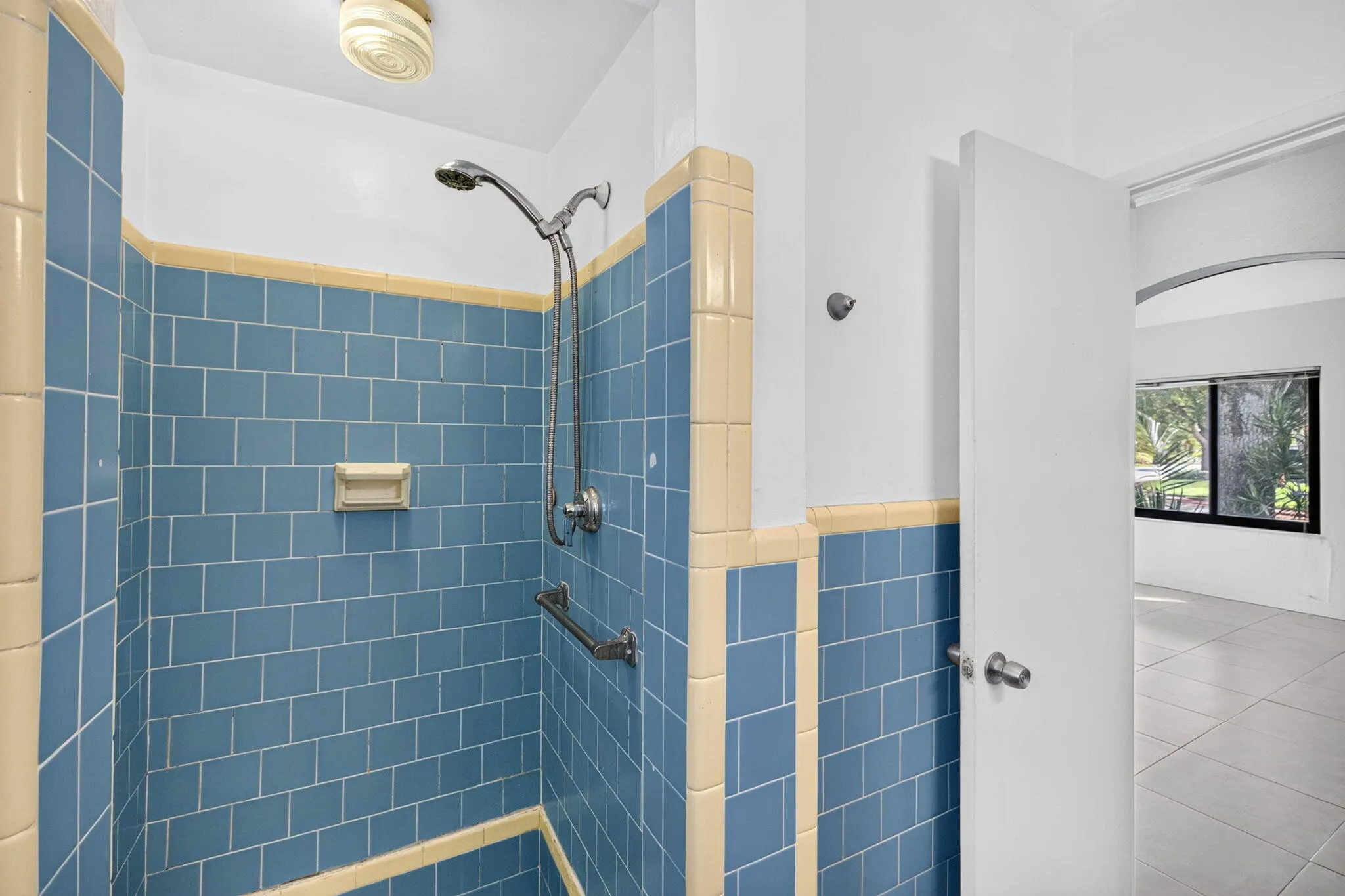 1515 NE 16TH Street