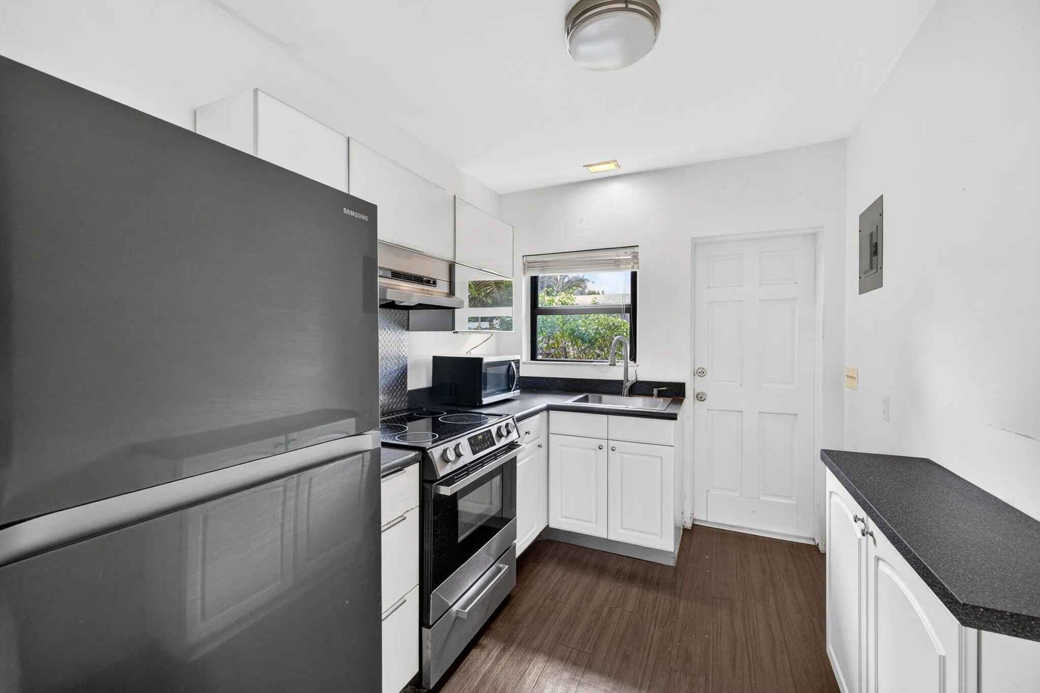 1515 NE 16TH Street