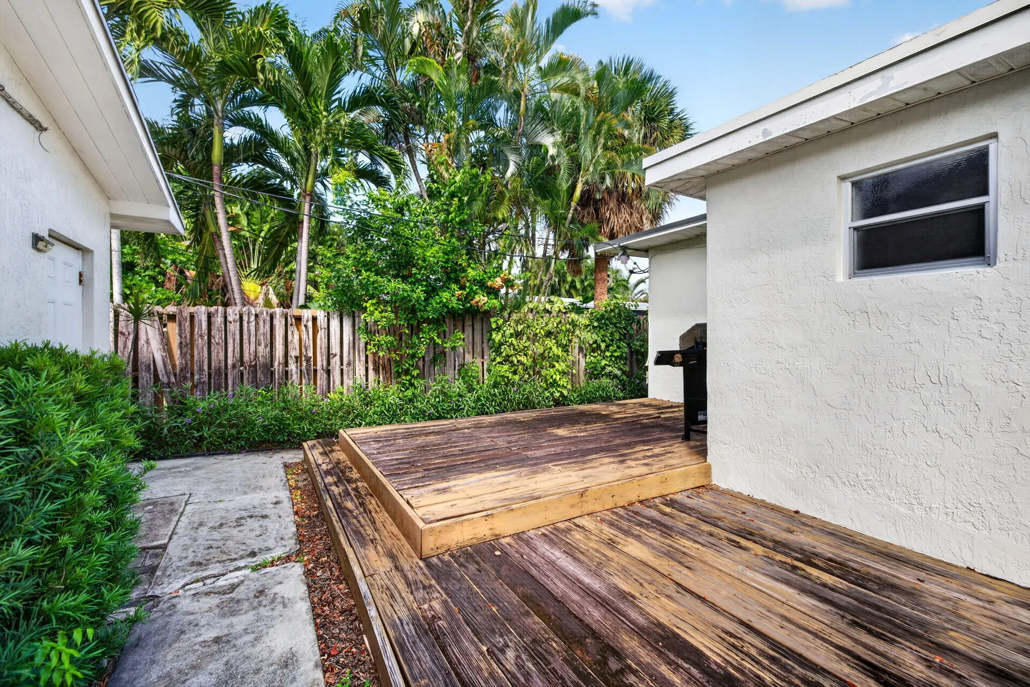 1515 NE 16TH Street
