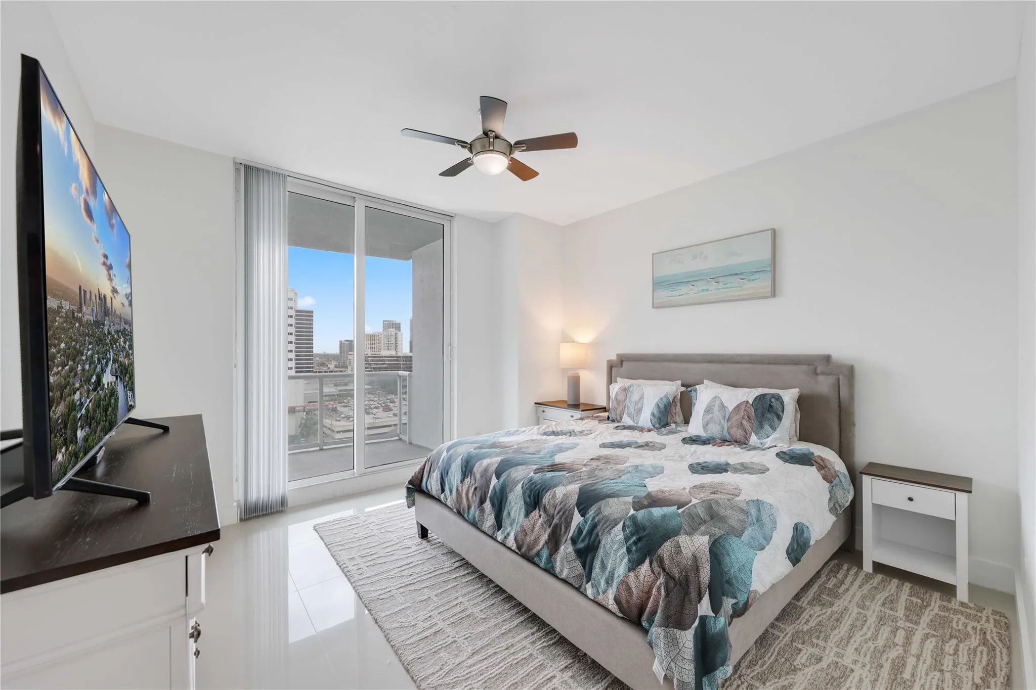 315 NE 3RD Avenue #1404