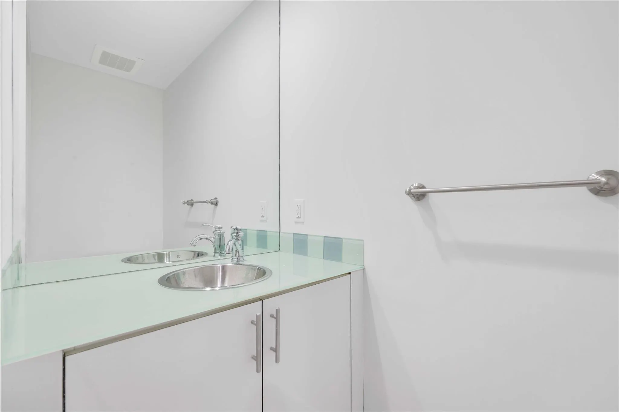 315 NE 3RD Avenue #1404