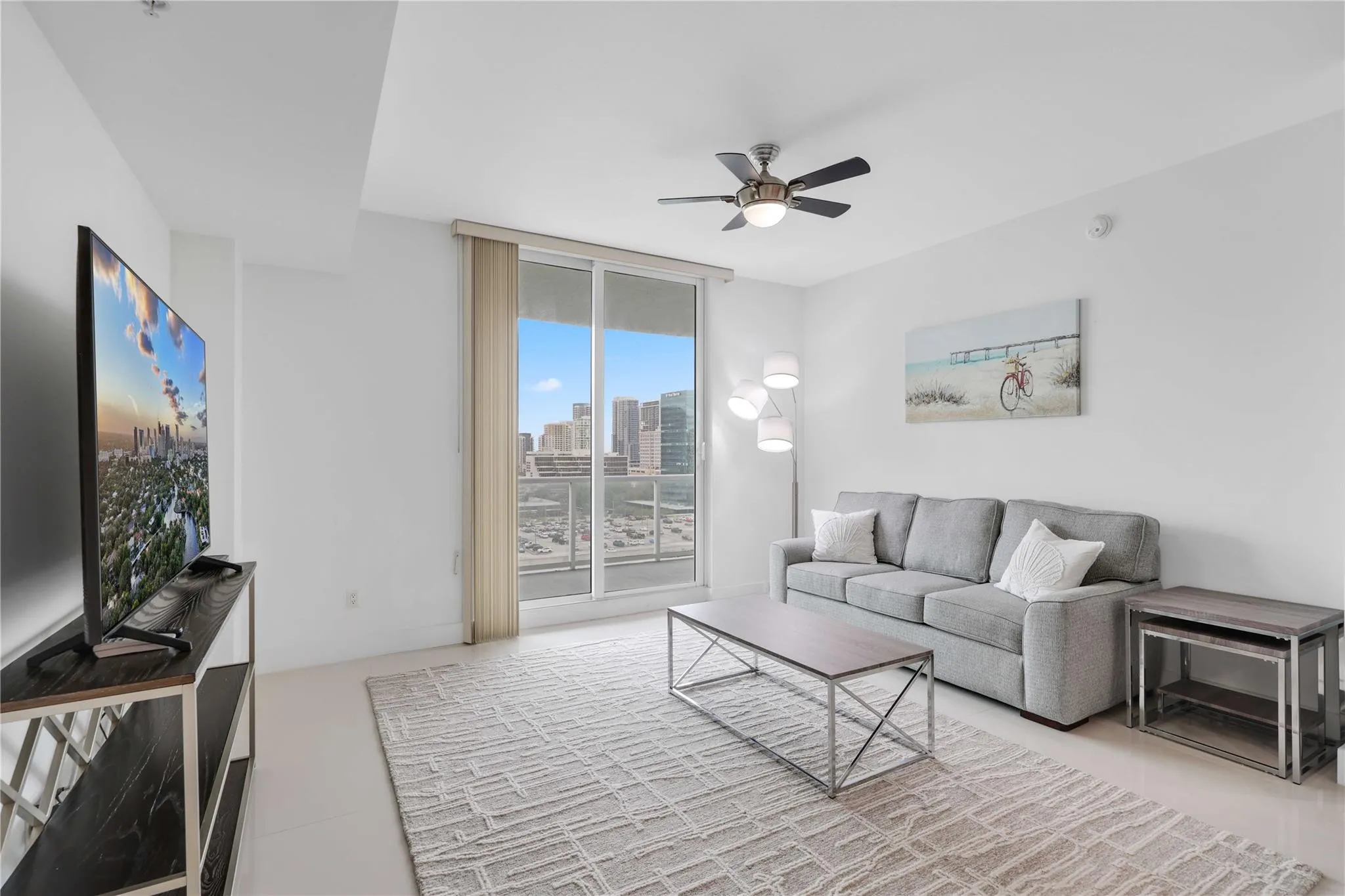 315 NE 3RD Avenue #1404