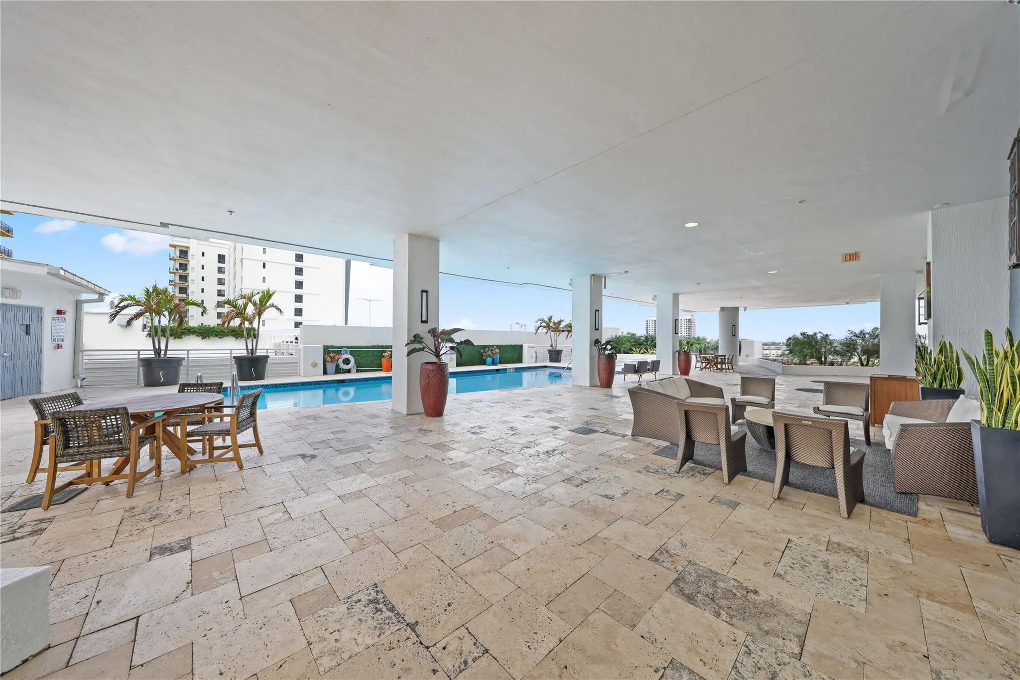 315 NE 3RD Avenue #1404