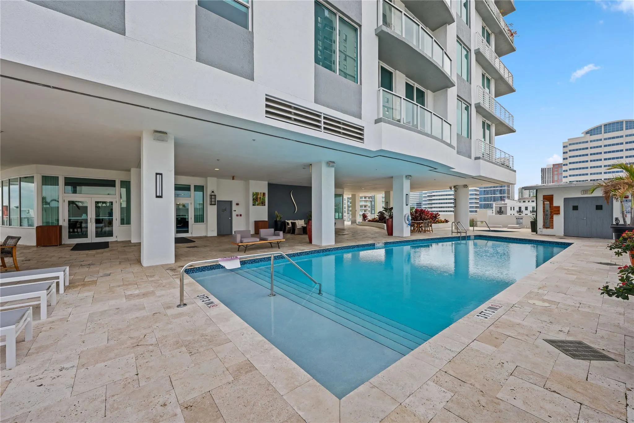 315 NE 3RD Avenue #1404