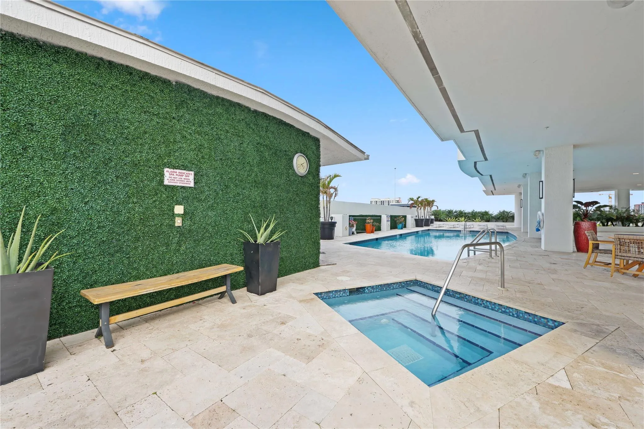 315 NE 3RD Avenue #1404