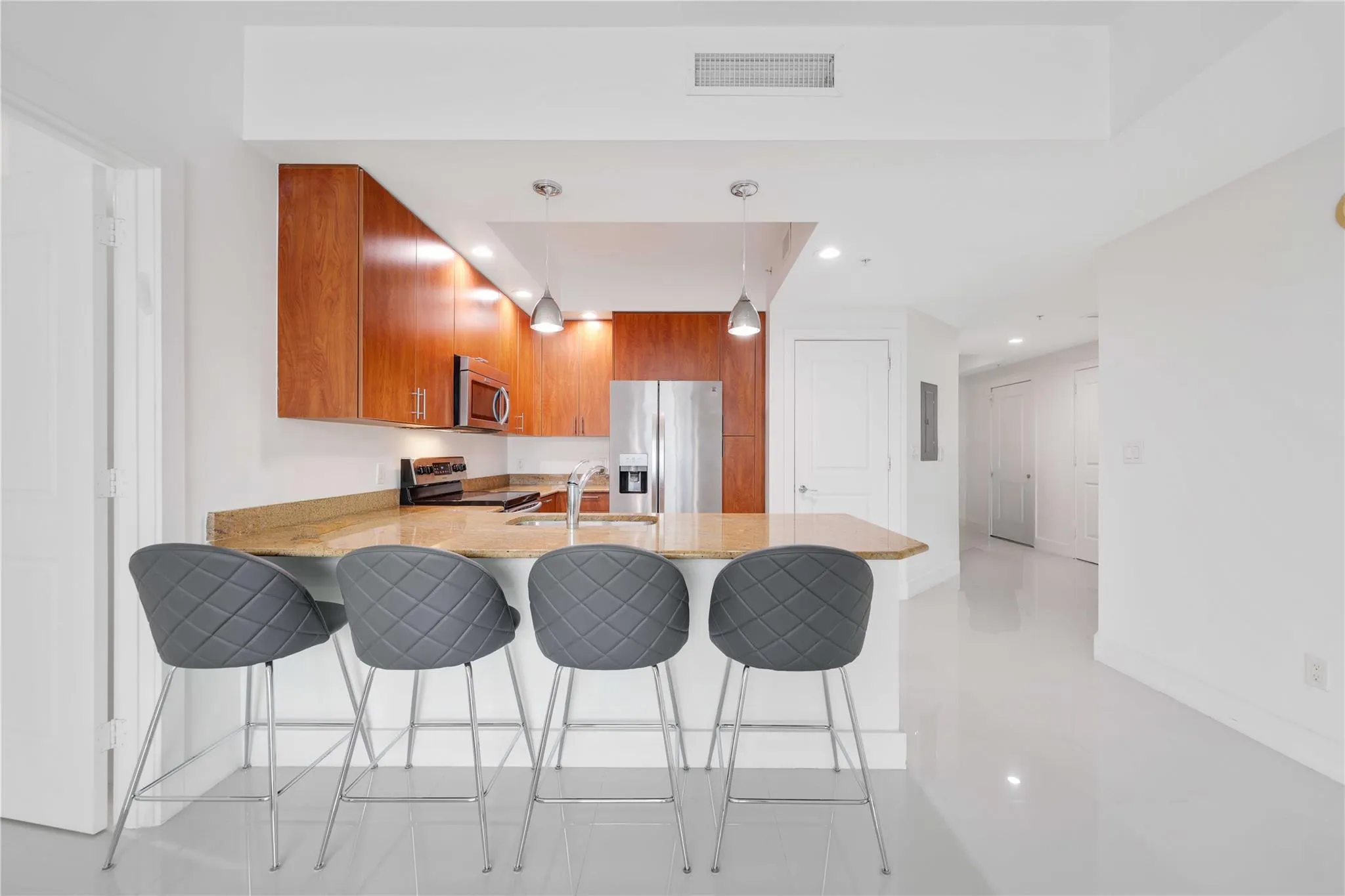315 NE 3RD Avenue #1404