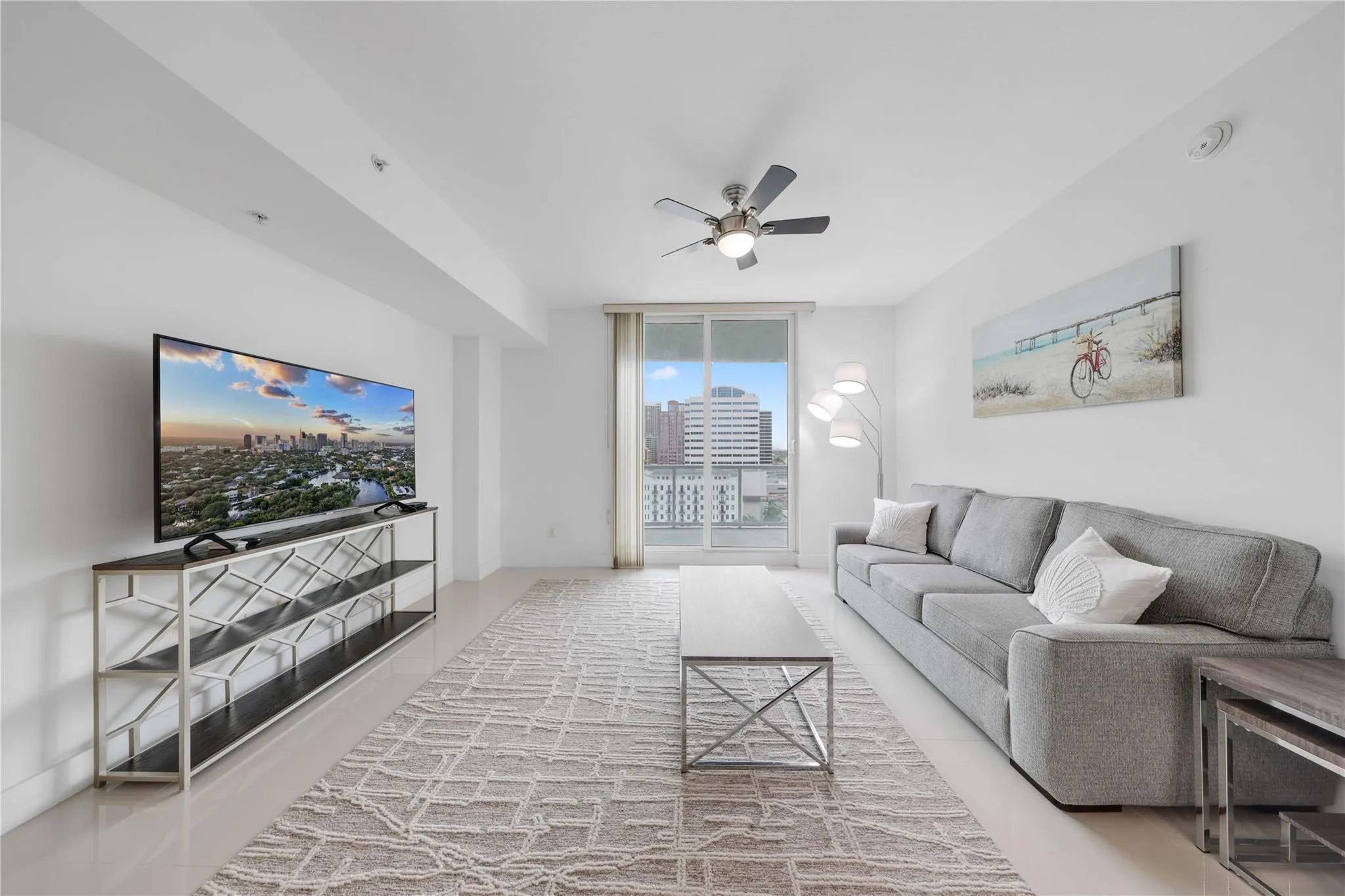 315 NE 3RD Avenue #1404