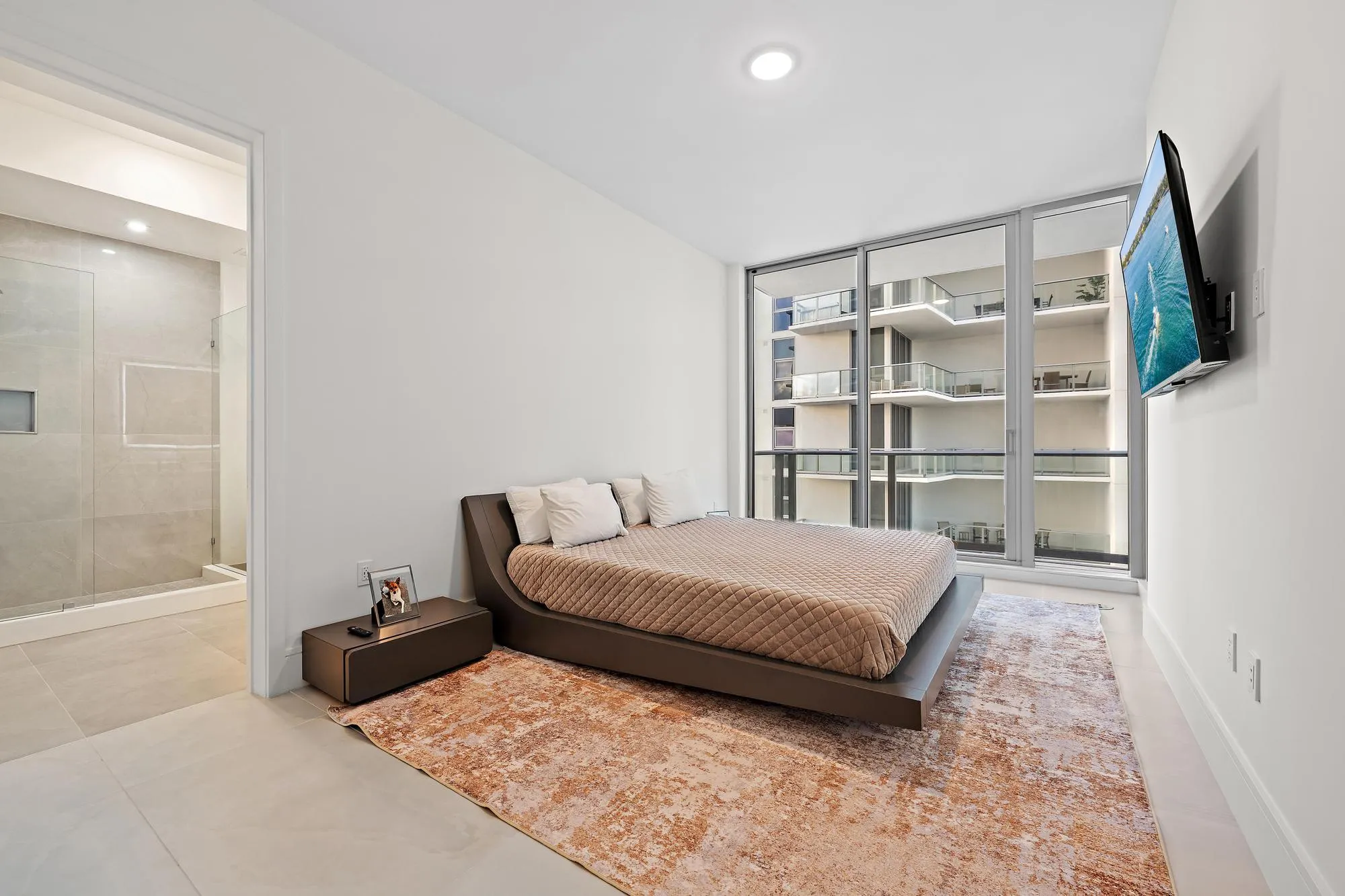 220 Lake Shore Drive #1802